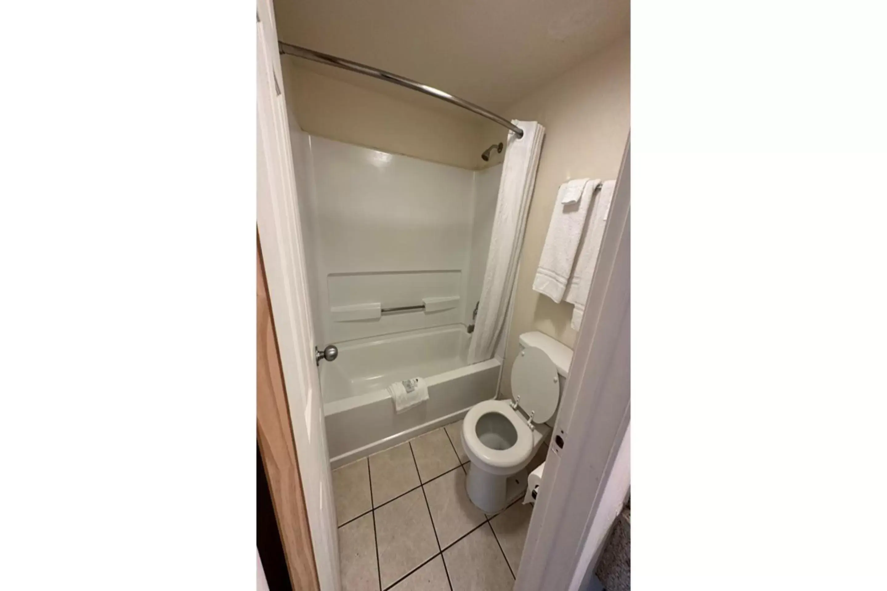 Bathroom in Oyo Hotel San Antonio Lackland AFB Seaworld Hwy 90 W