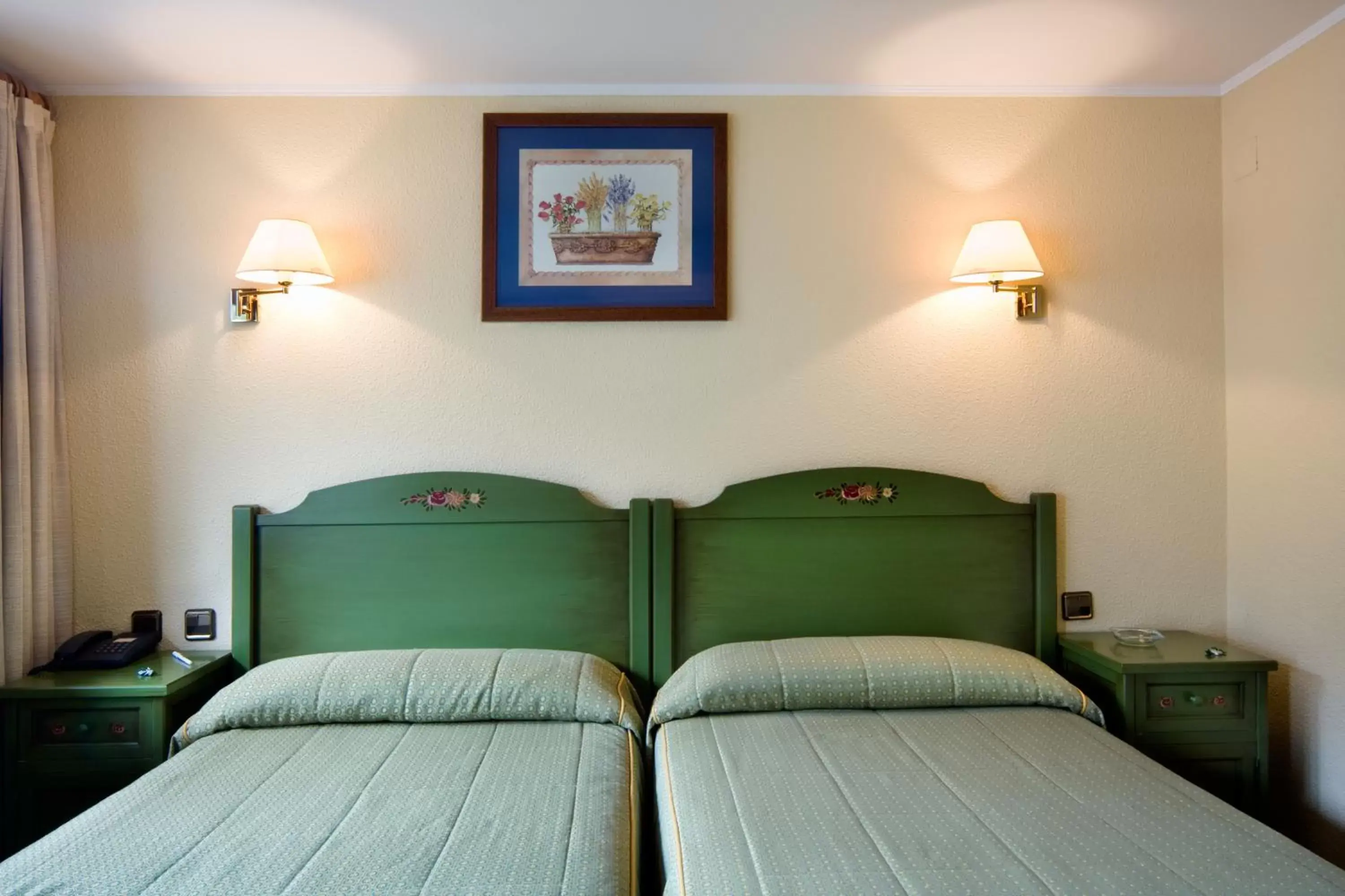 Photo of the whole room, Bed in Rutllan & Spa Photo of the whole room, Bed in Rutllan & Spa