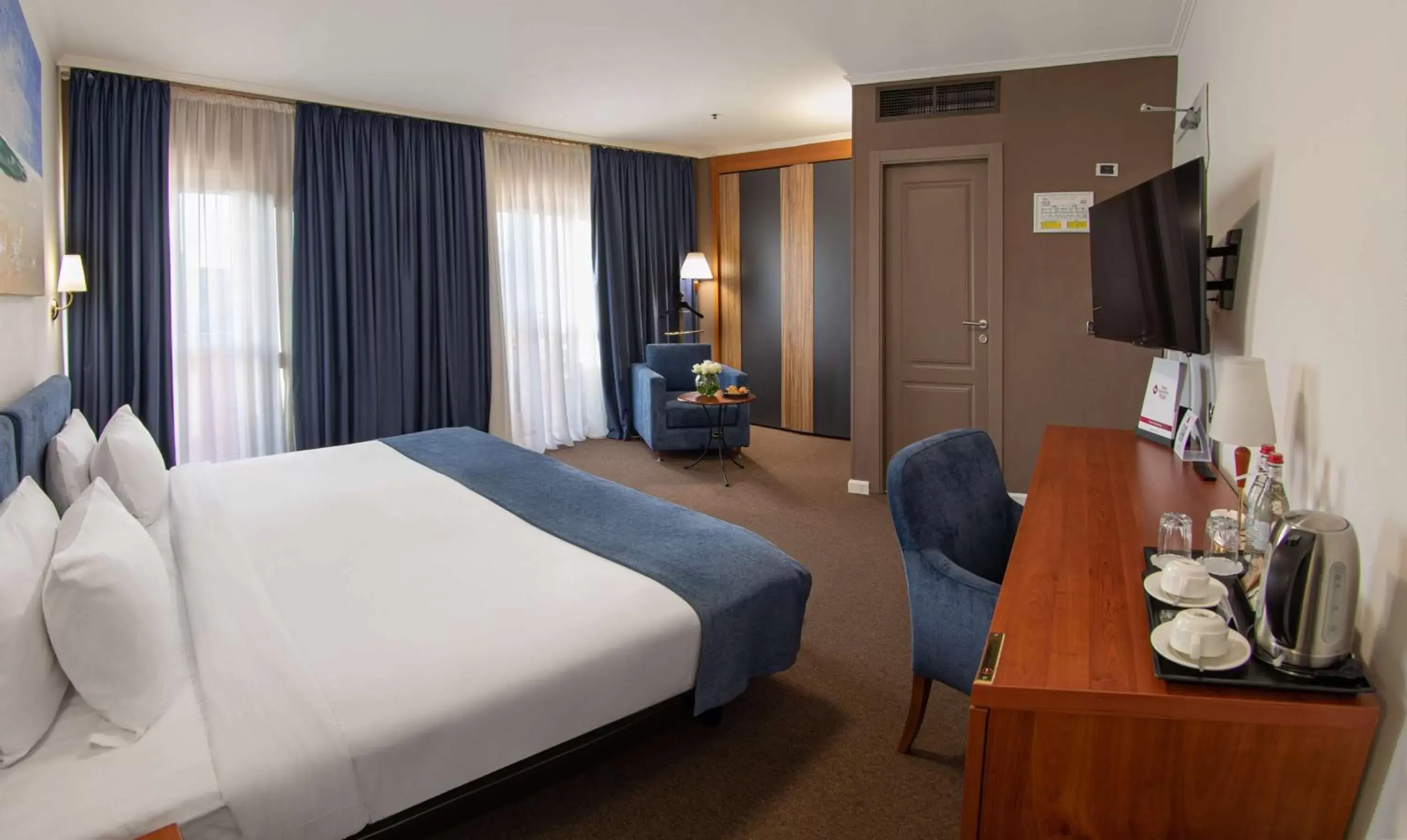 Bedroom in Best Western Plus Congress Hotel Yerevan