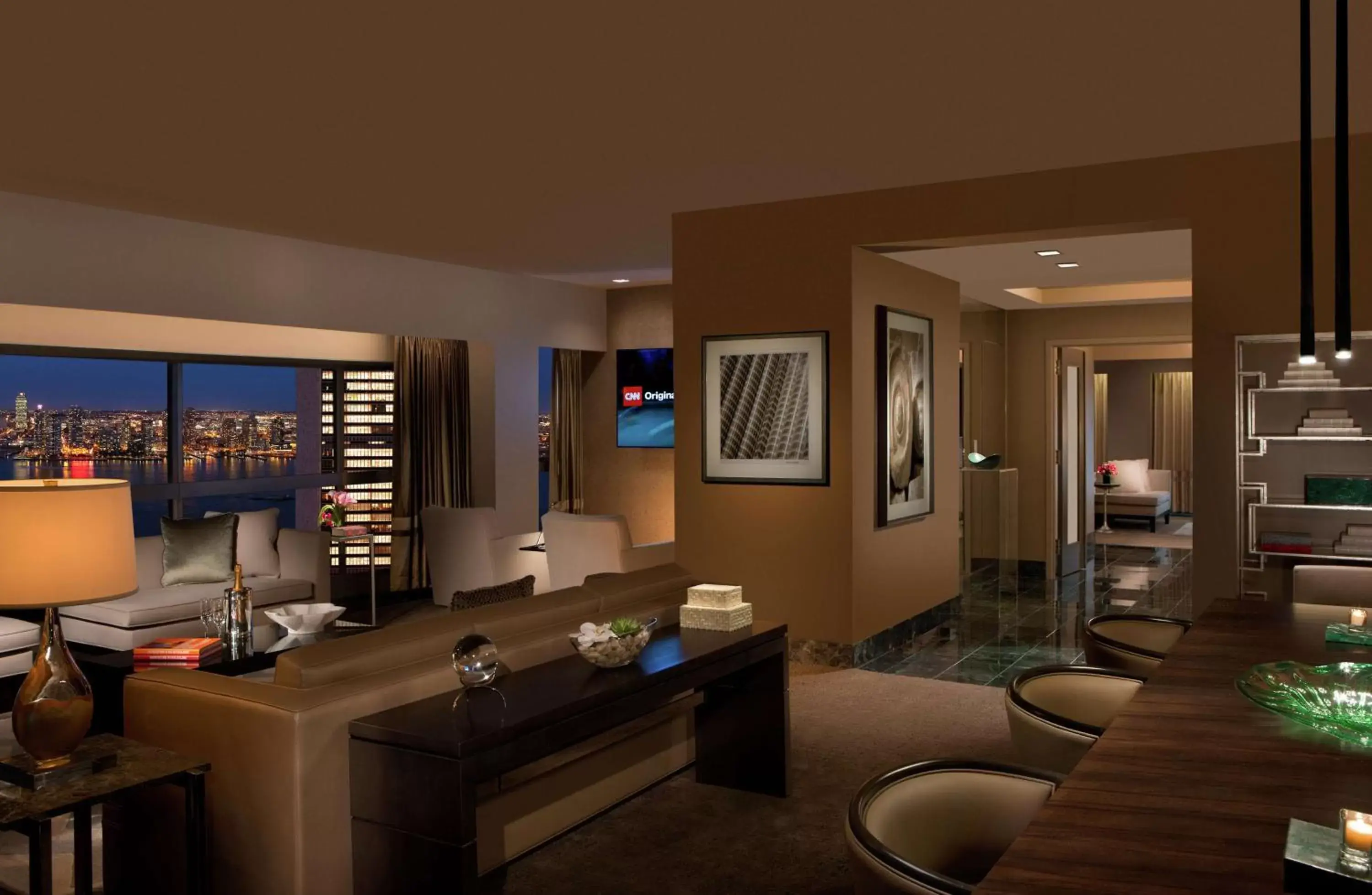 Living room, Lobby/Reception in Millennium Hilton New York One UN Plaza