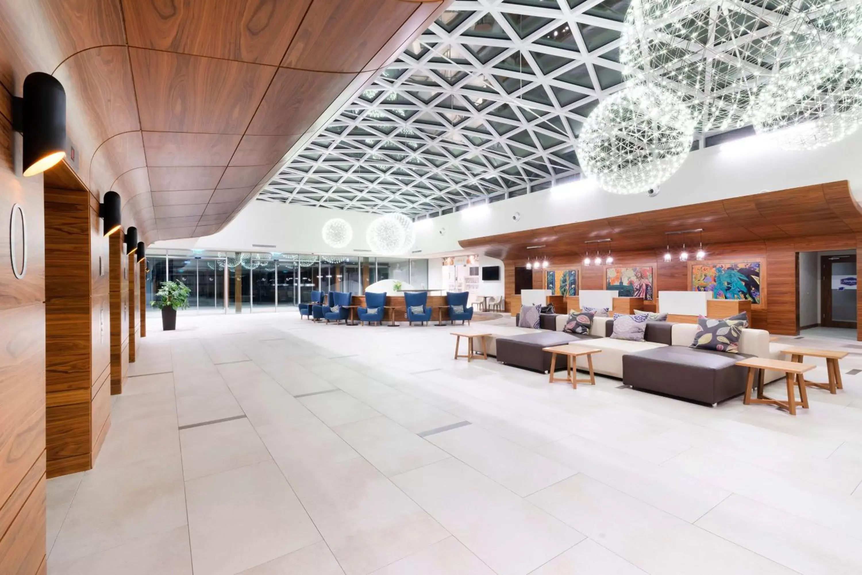 Lobby or reception in DoubleTree by Hilton Krakow Hotel & Convention Center