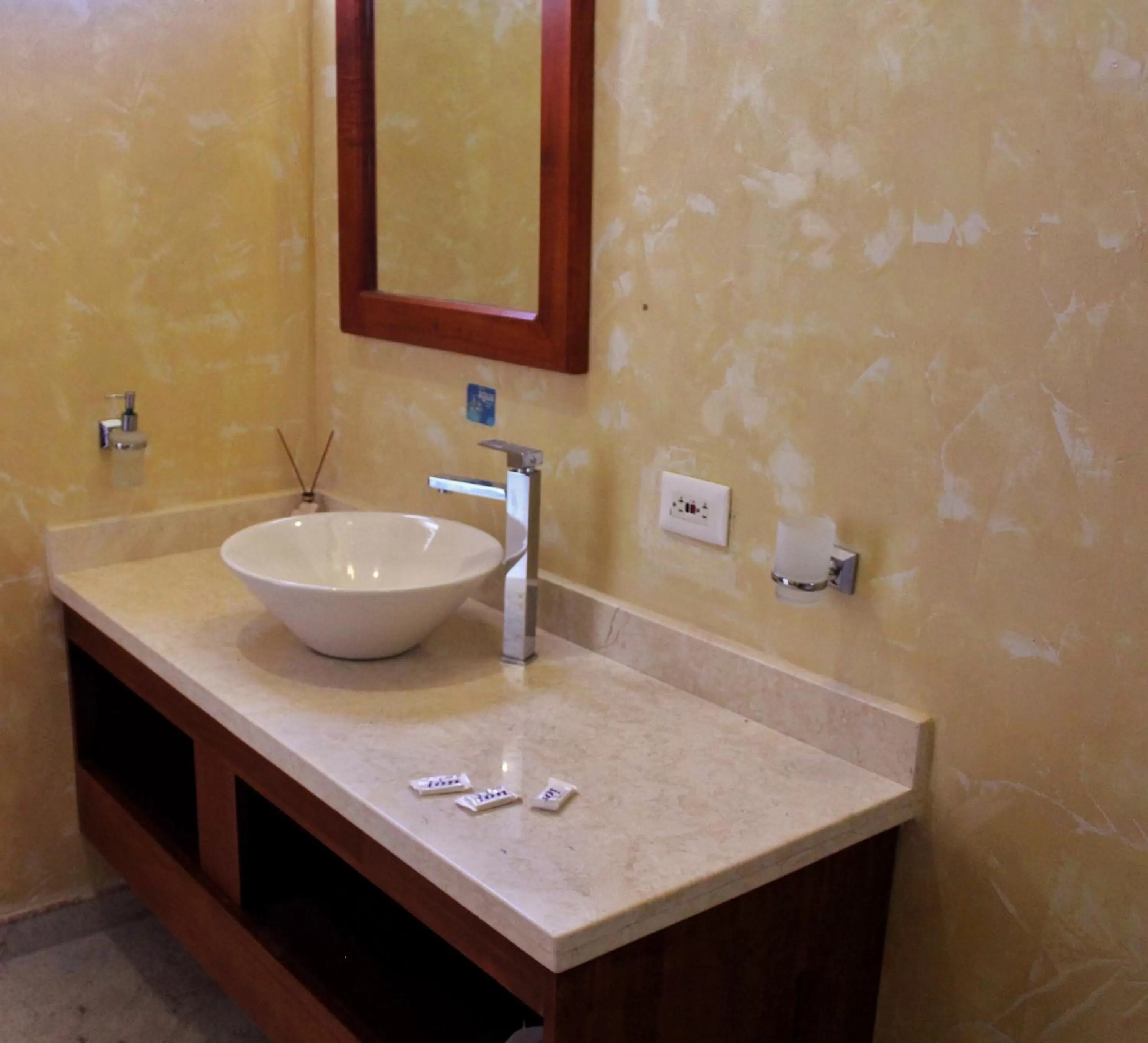 Bathroom in Hotel Rio Humadea