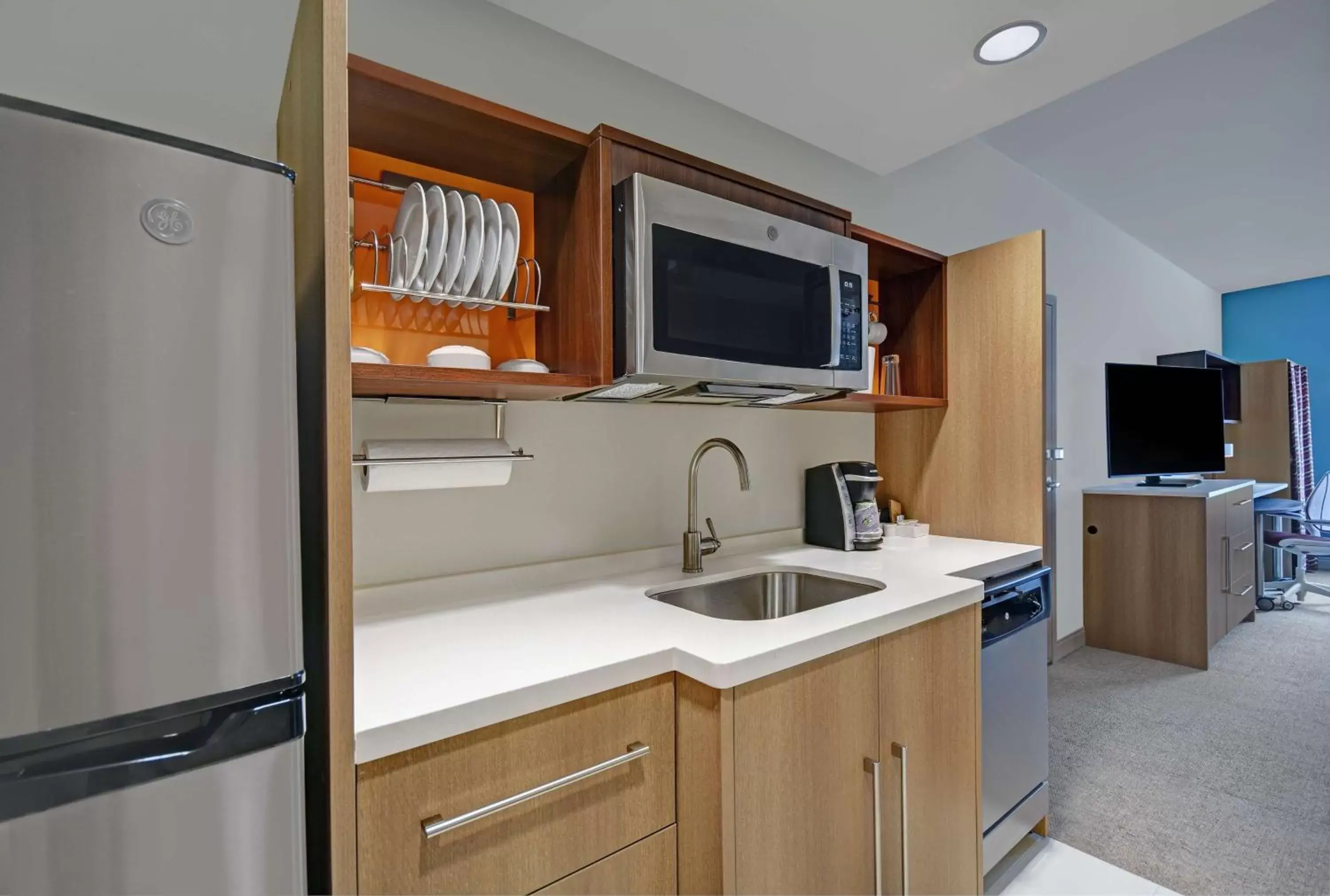 Kitchen or kitchenette, Kitchen/Kitchenette in Home2 Suites by Hilton Blacksburg University