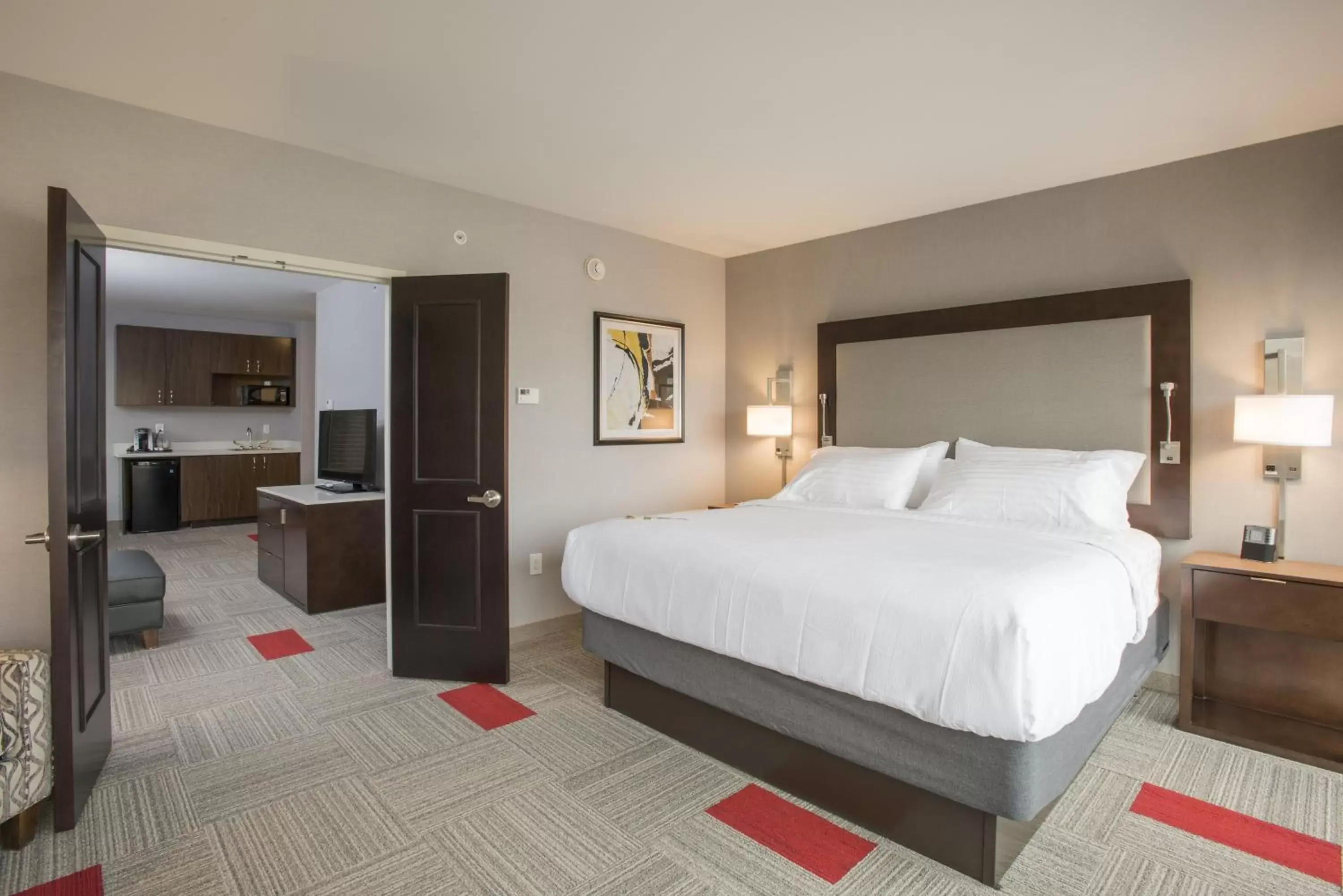 Photo of the whole room, Bed in Holiday Inn Hotel & Suites Cincinnati Downtown, an IHG Hotel