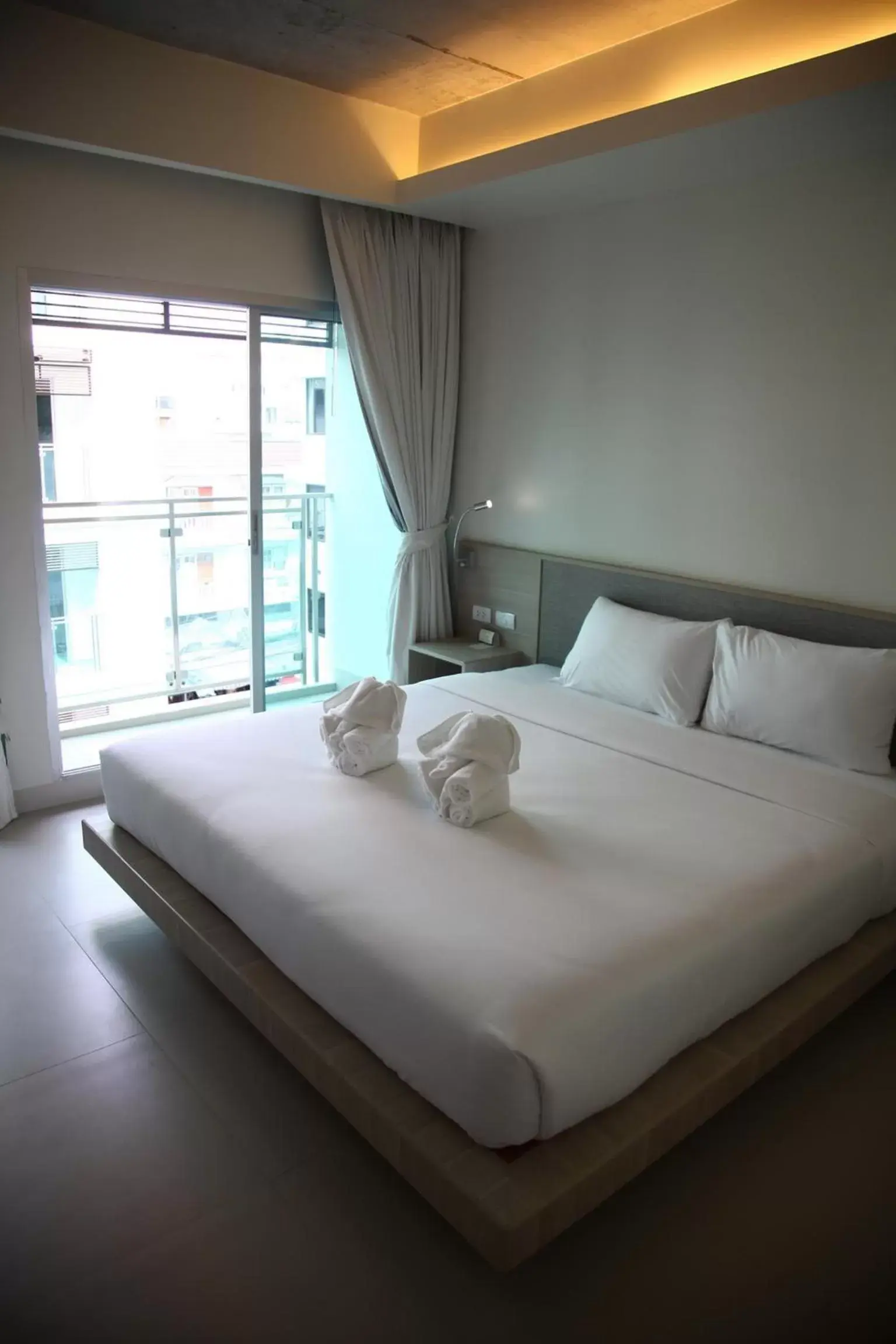 Bed in Sunshine Hotel & Residences - SHA Plus