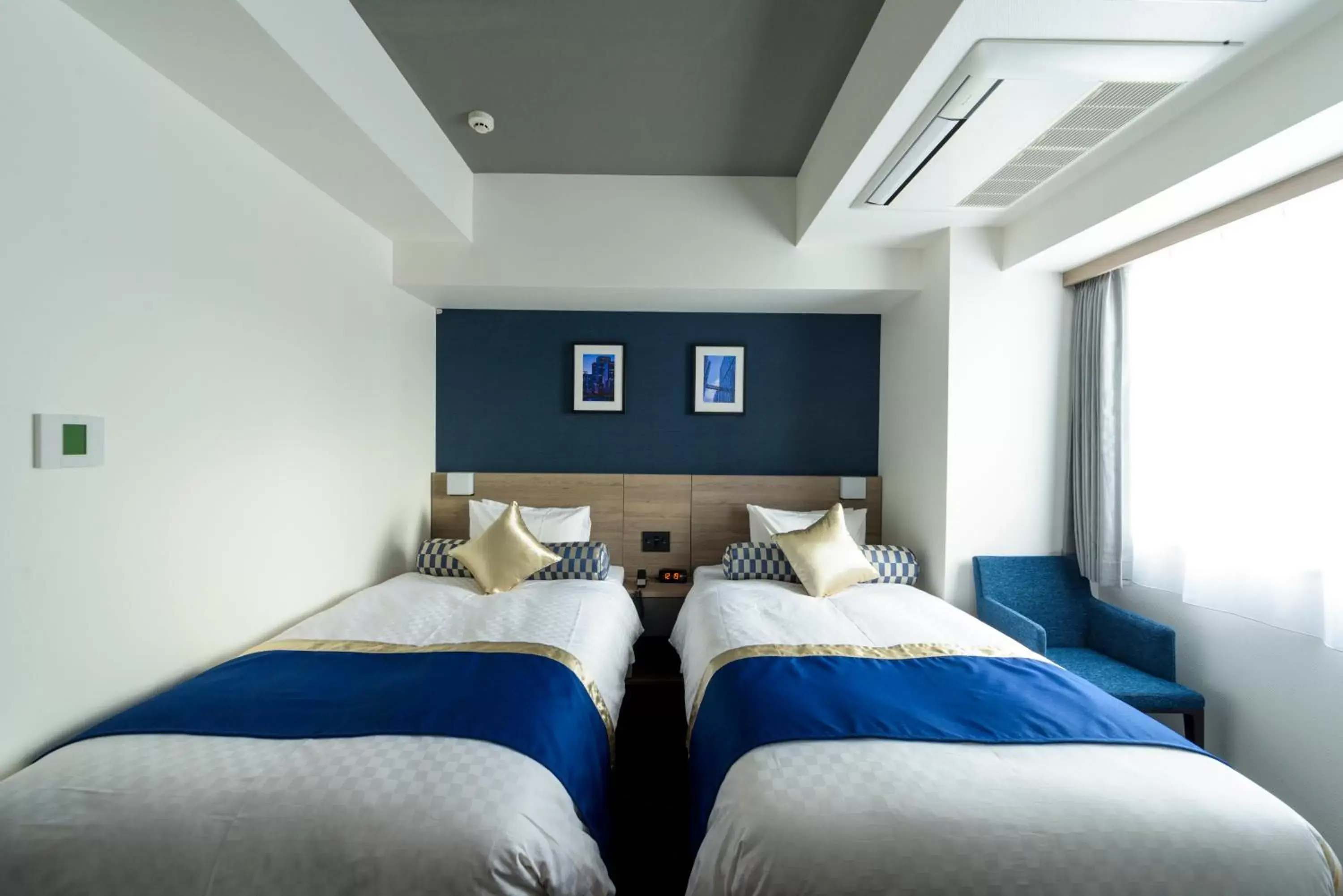 Bed in Best Western Plus Hotel Fino Osaka Kitahama