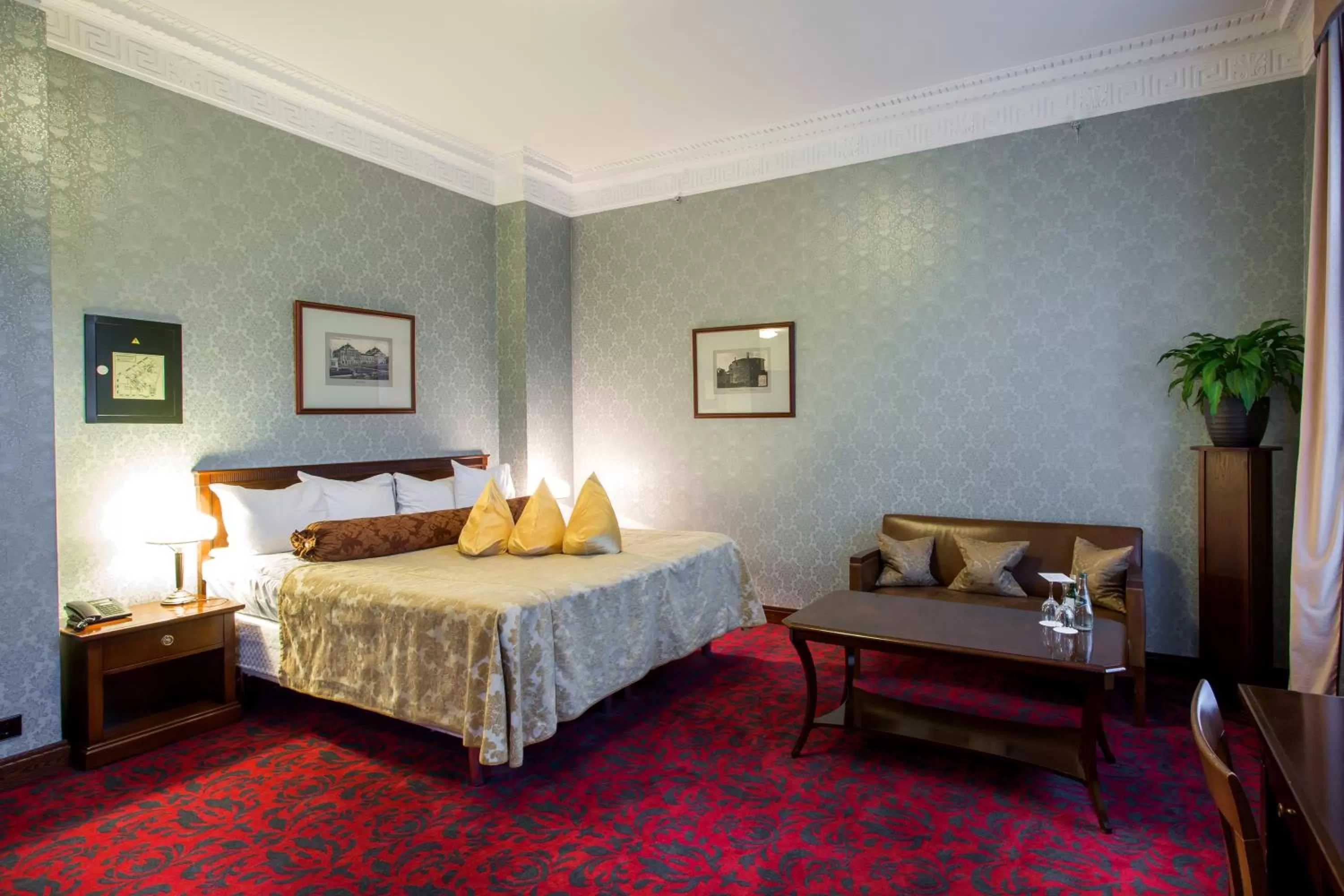 Bed in Hestia Hotel Barons Old Town