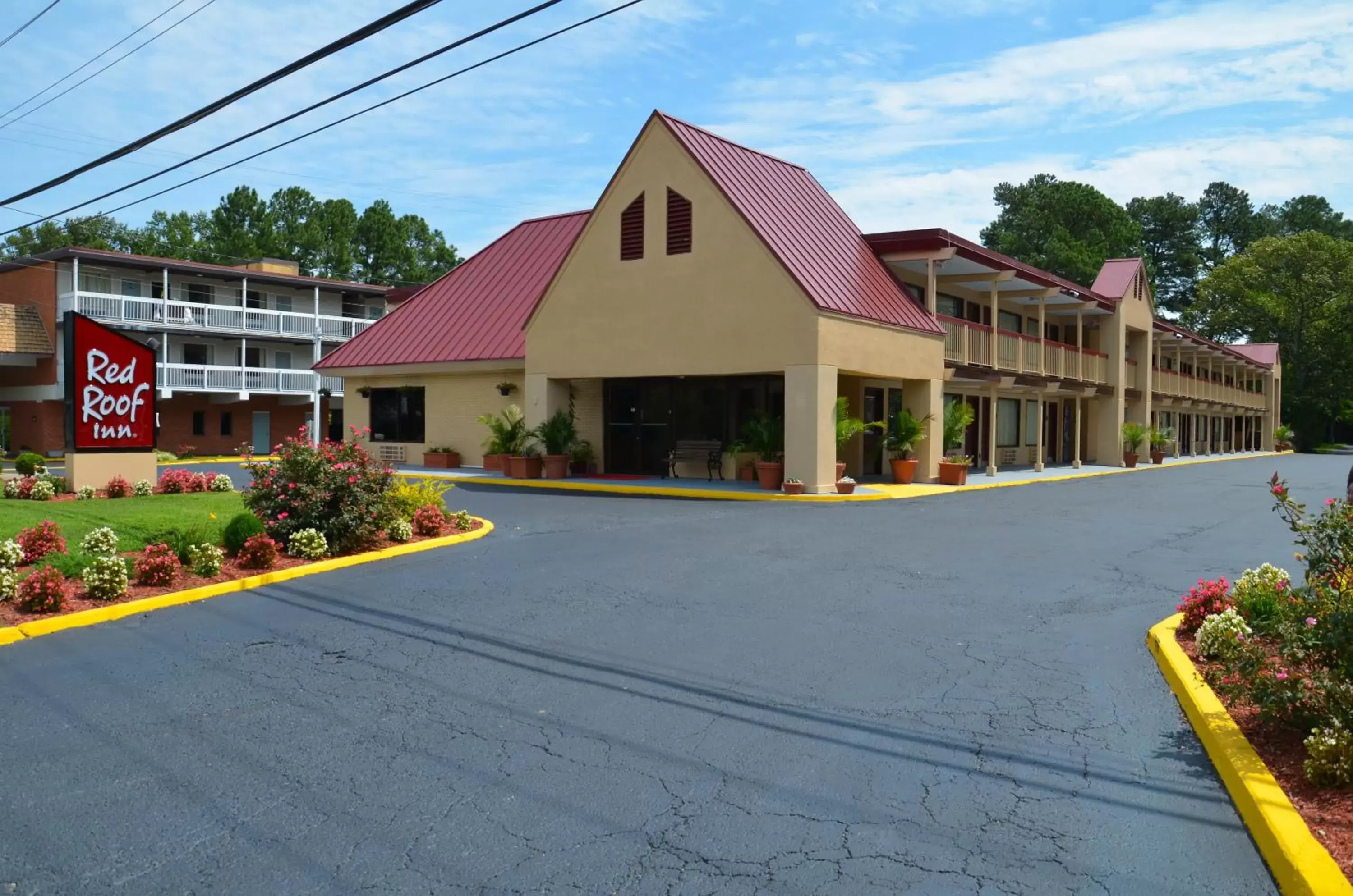 Property Building in Red Roof Inn Williamsburg