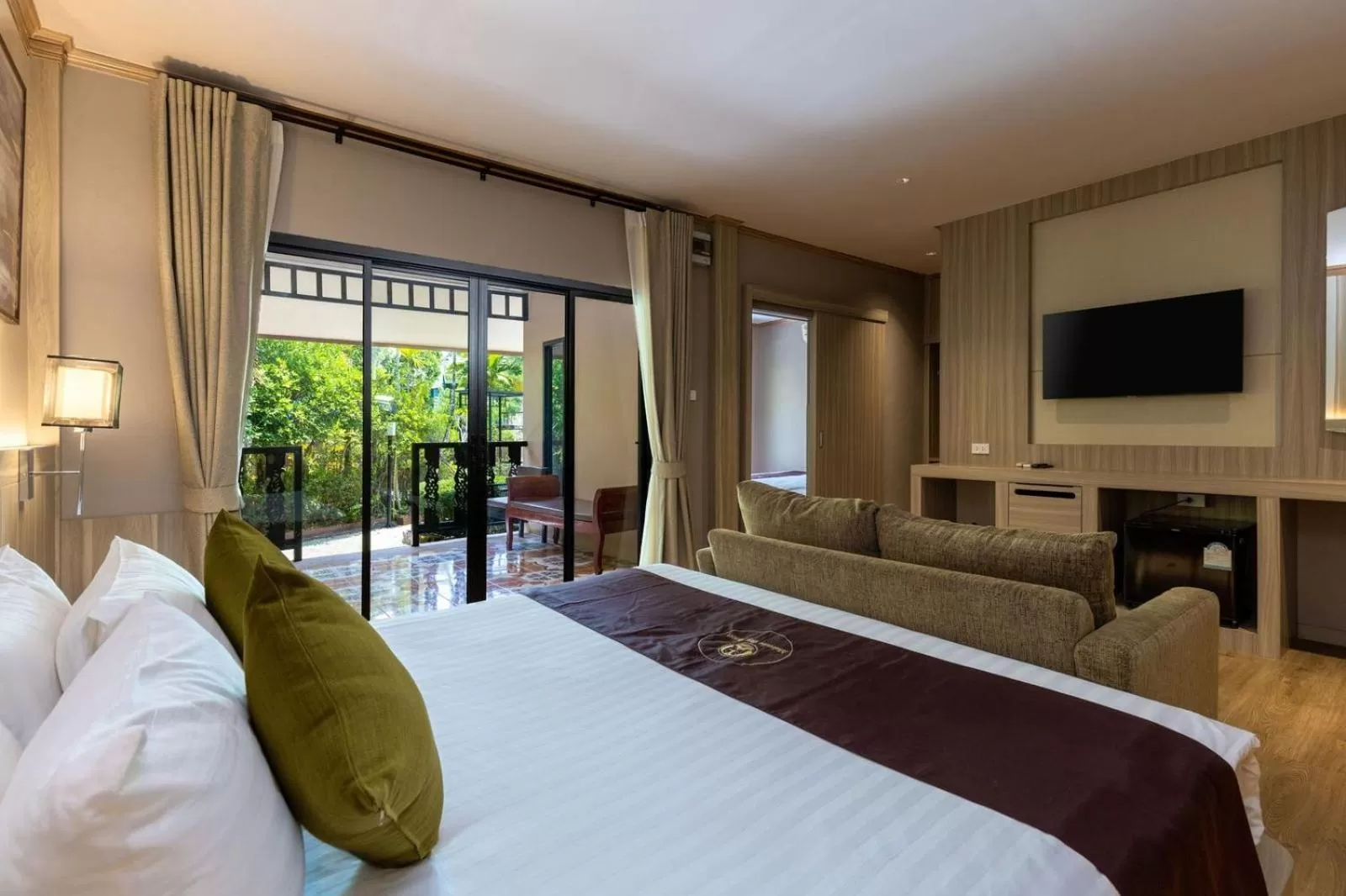 Bed in Maleedee Bay Resort