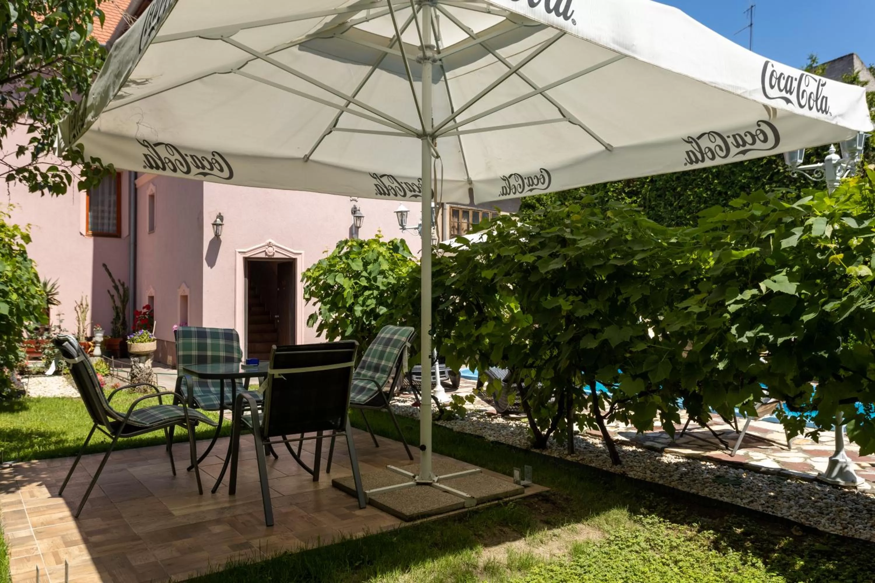 Garden in Illés Hotel