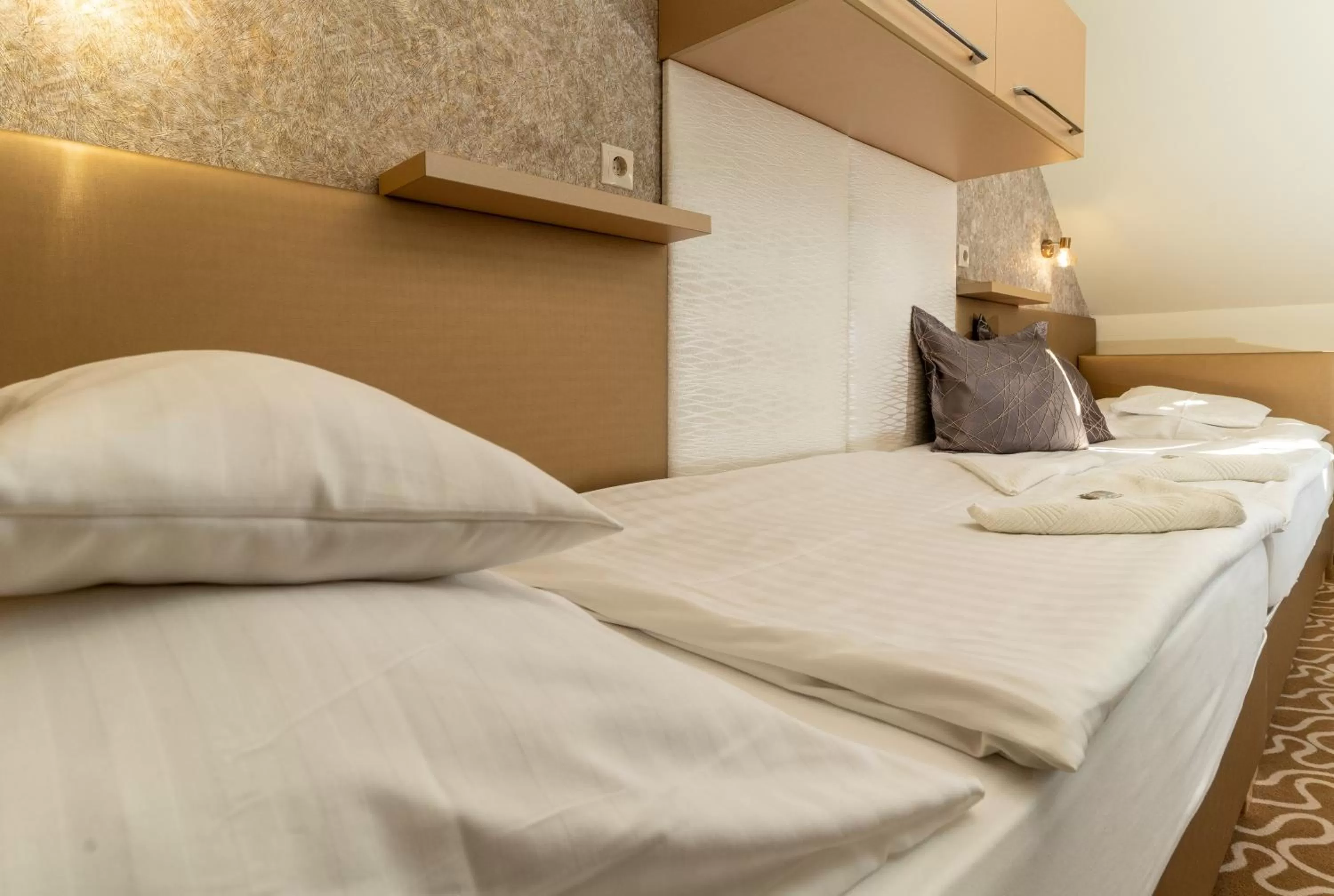 Photo of the whole room, Bed in Teátrum Boutique Hotel