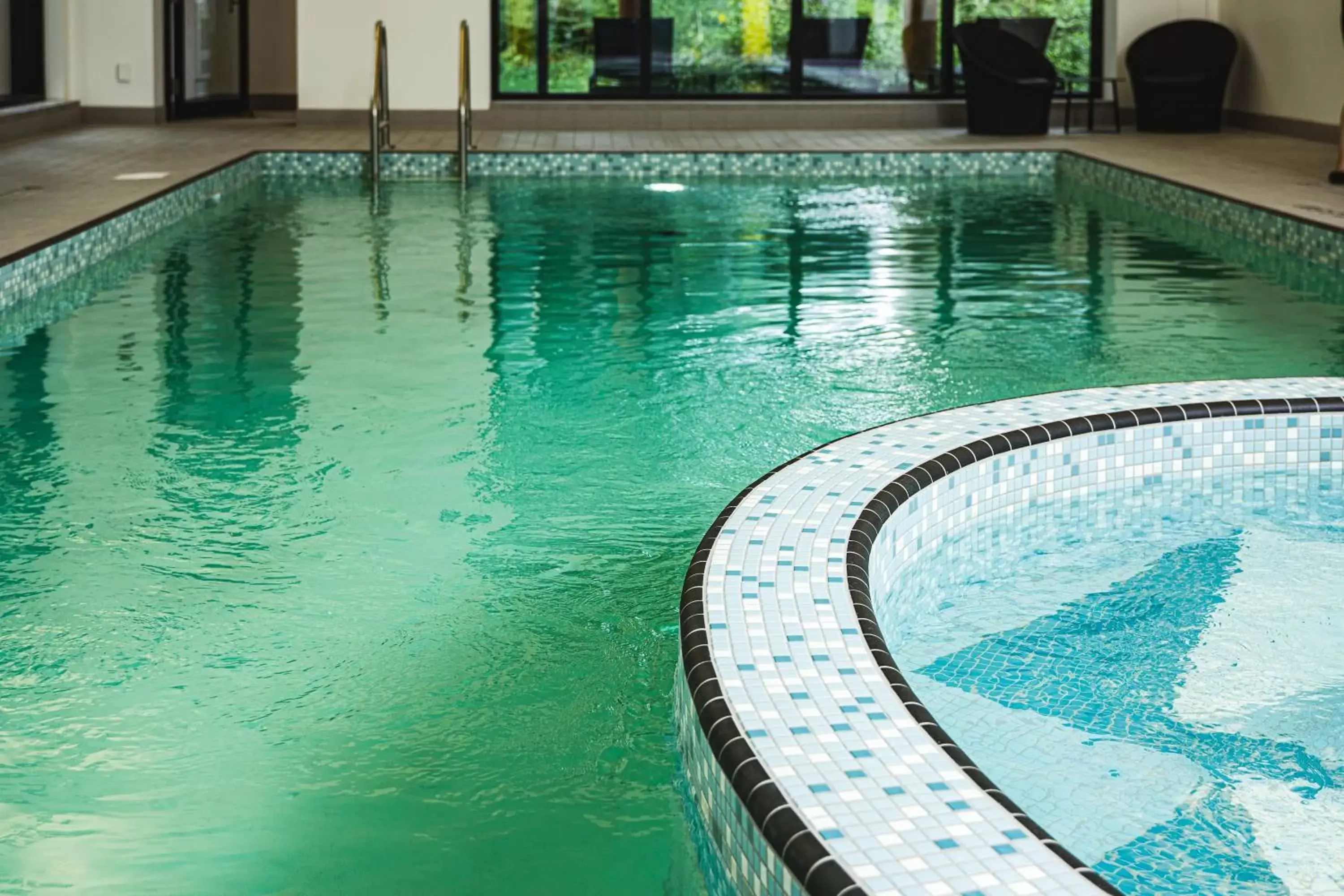 Swimming Pool in Hôtel-Musée Premières Nations