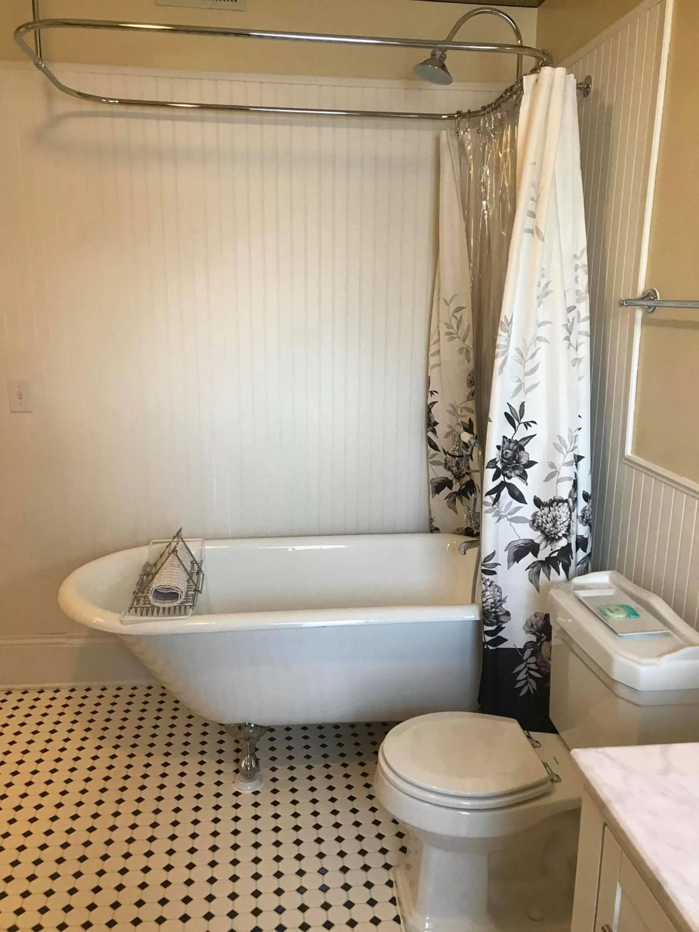 Toilet in Heber Senator Bed and Breakfast