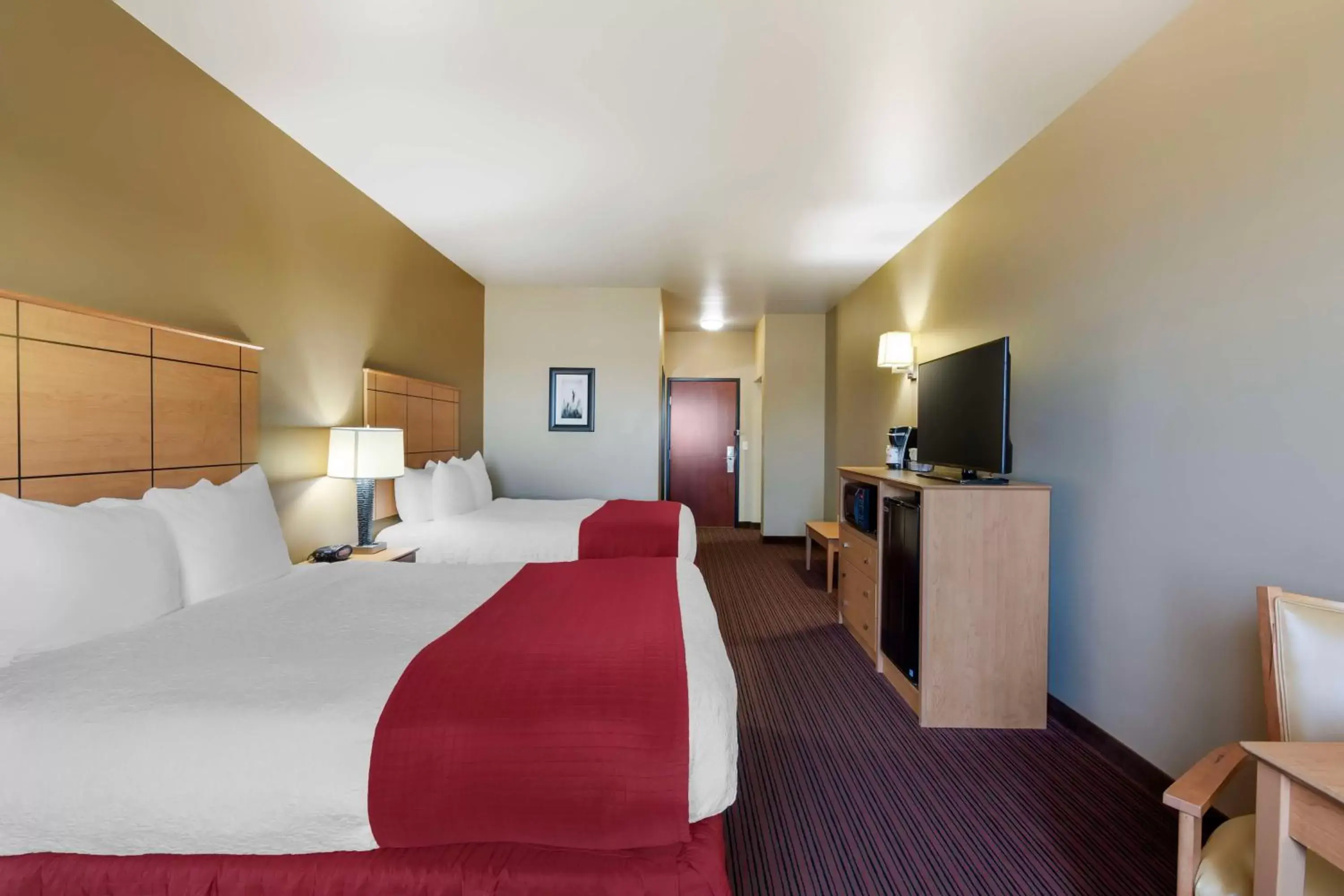 Bedroom, Bed in Best Western Golden Prairie Inn and Suites Bedroom, Bed in Best Western Golden Prairie Inn and Suites