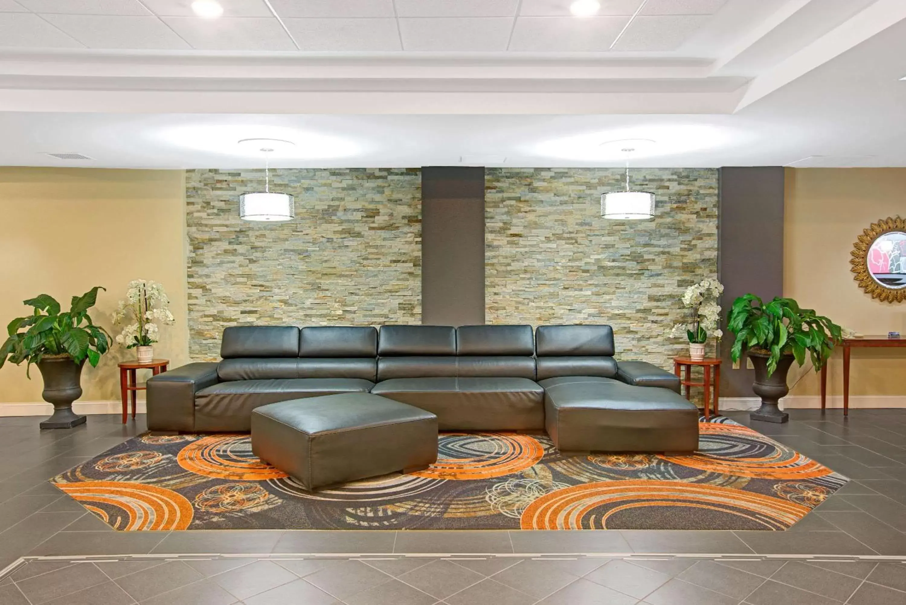 Lobby or reception in Ramada Plaza by Wyndham Charlotte South End Airport Lobby or reception in Ramada Plaza by Wyndham Charlotte South End Airport