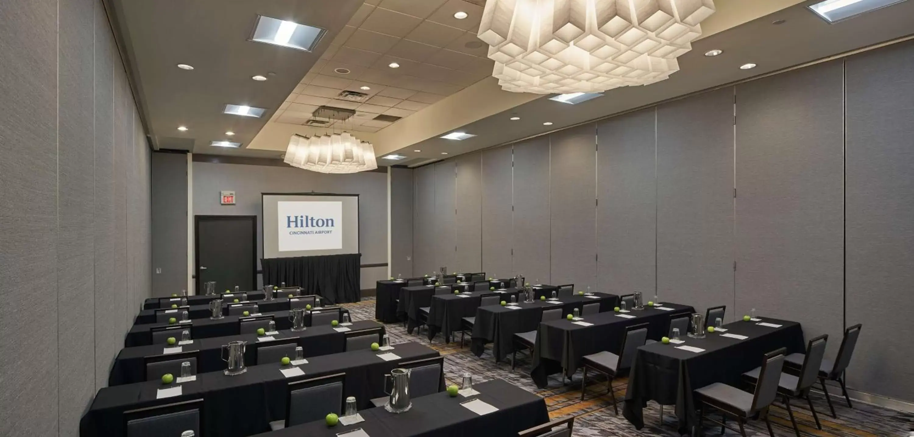 Meeting/conference room in Hilton Cincinnati Airport