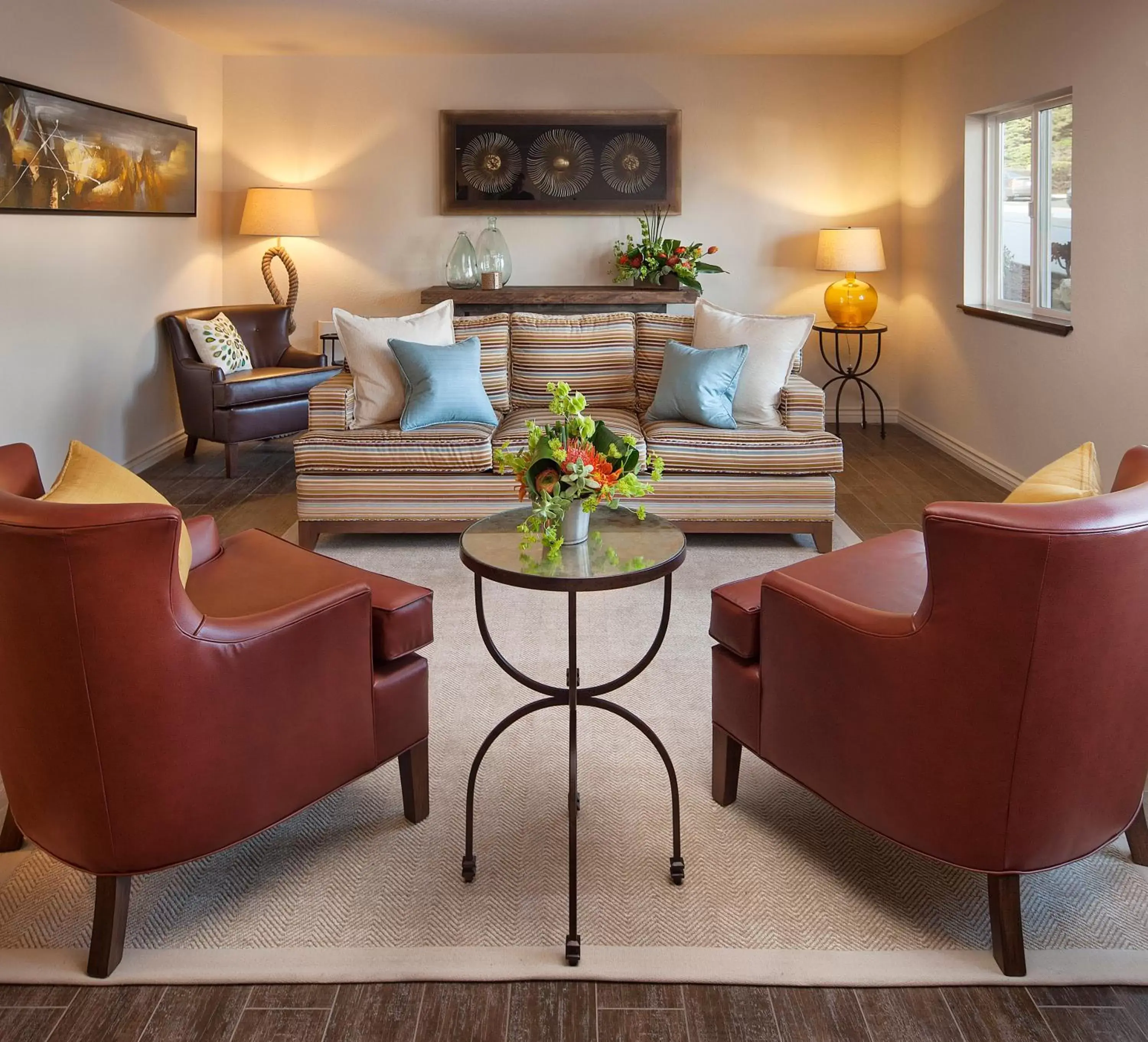 Lobby or reception, Seating Area in Cambria Landing Inn and Suites