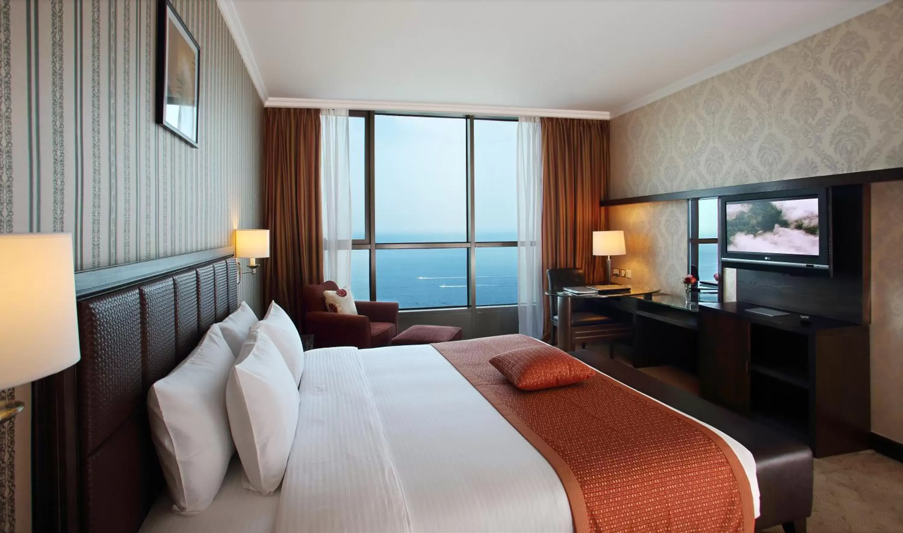 Bed in Kuwait Grand Hotel Bed in Kuwait Grand Hotel