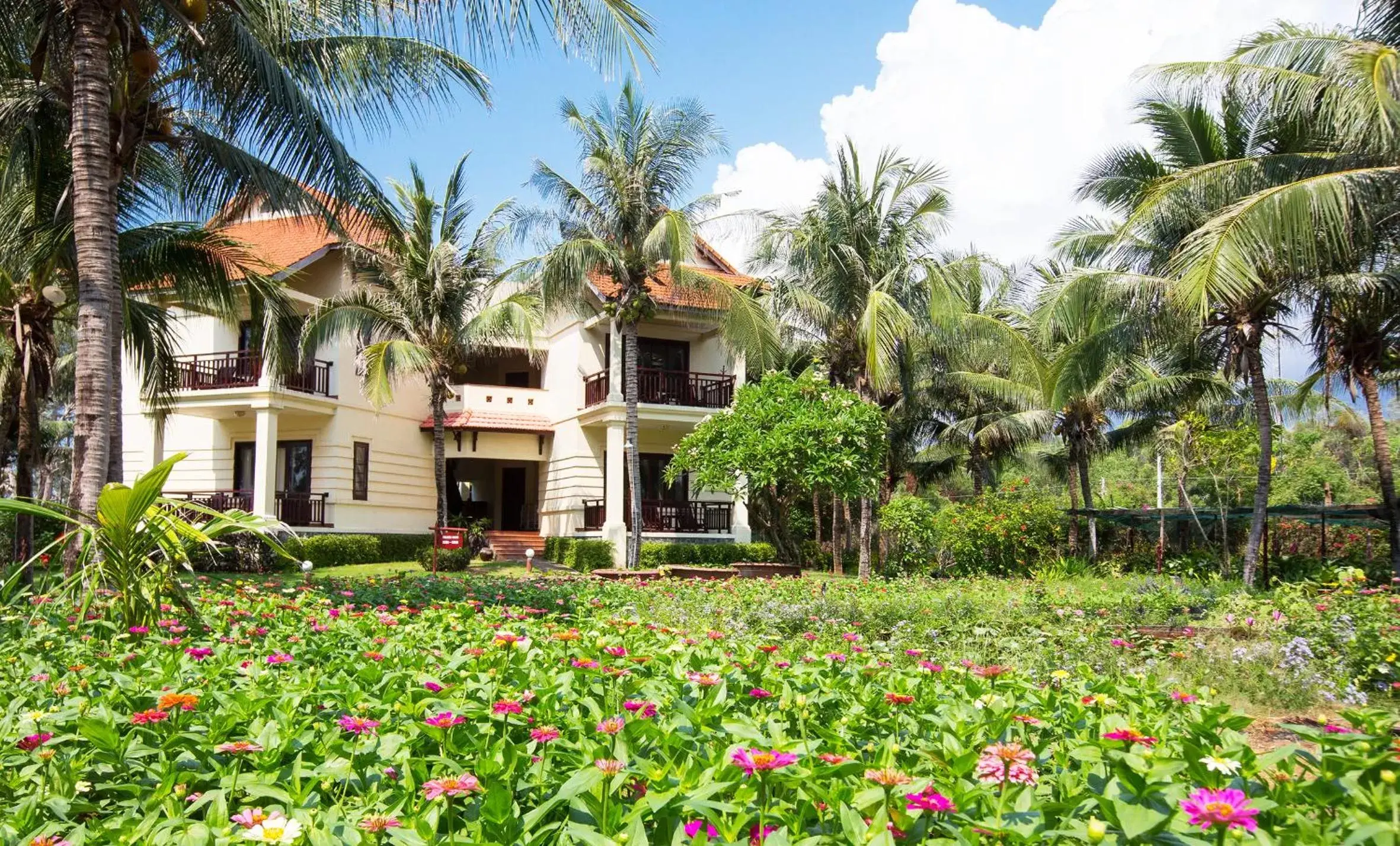 Garden, Property Building in Golden Coast Resort & Spa