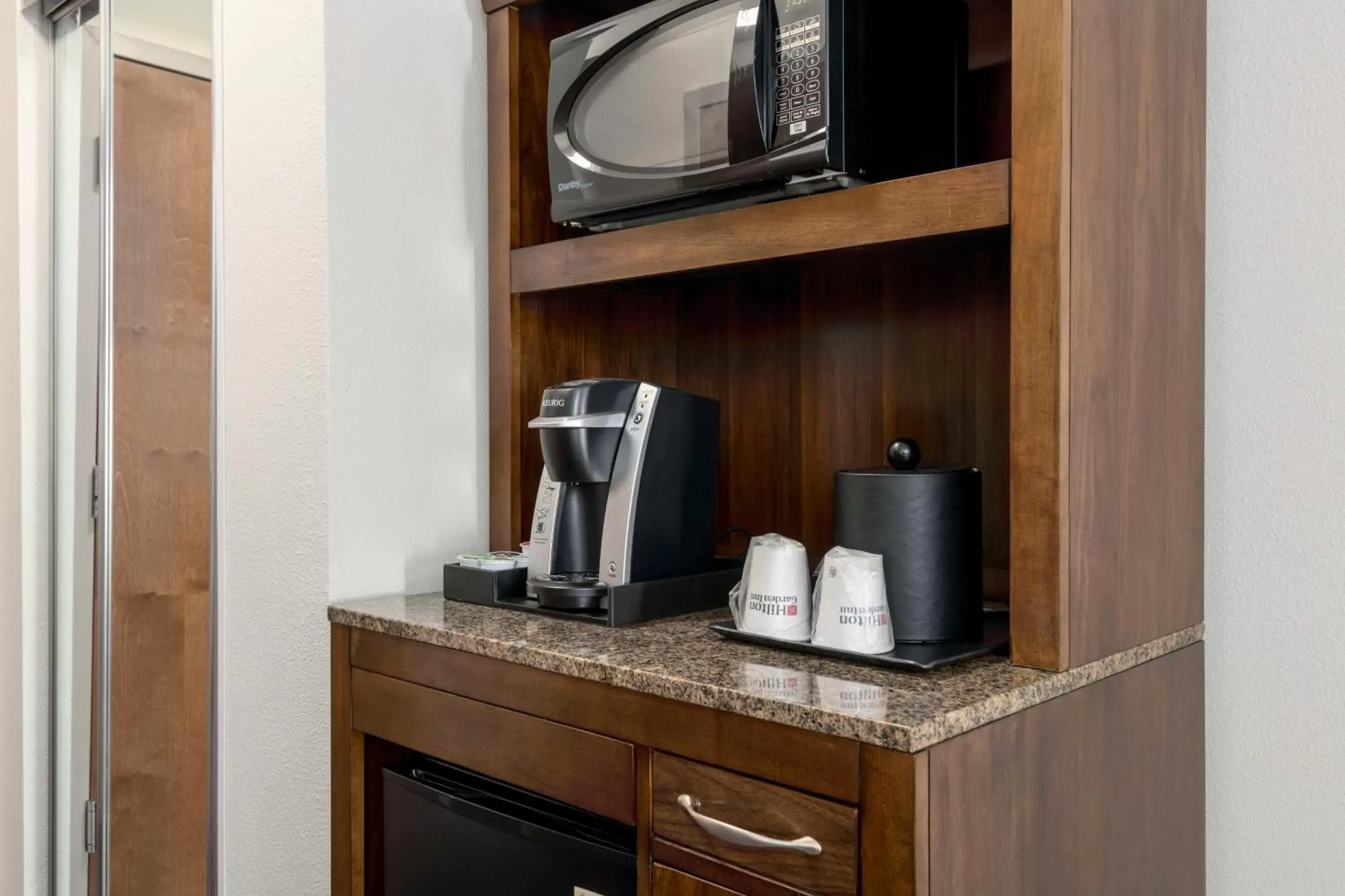 Photo of the whole room, Coffee/Tea Facilities in Hilton Garden Inn Boca Raton