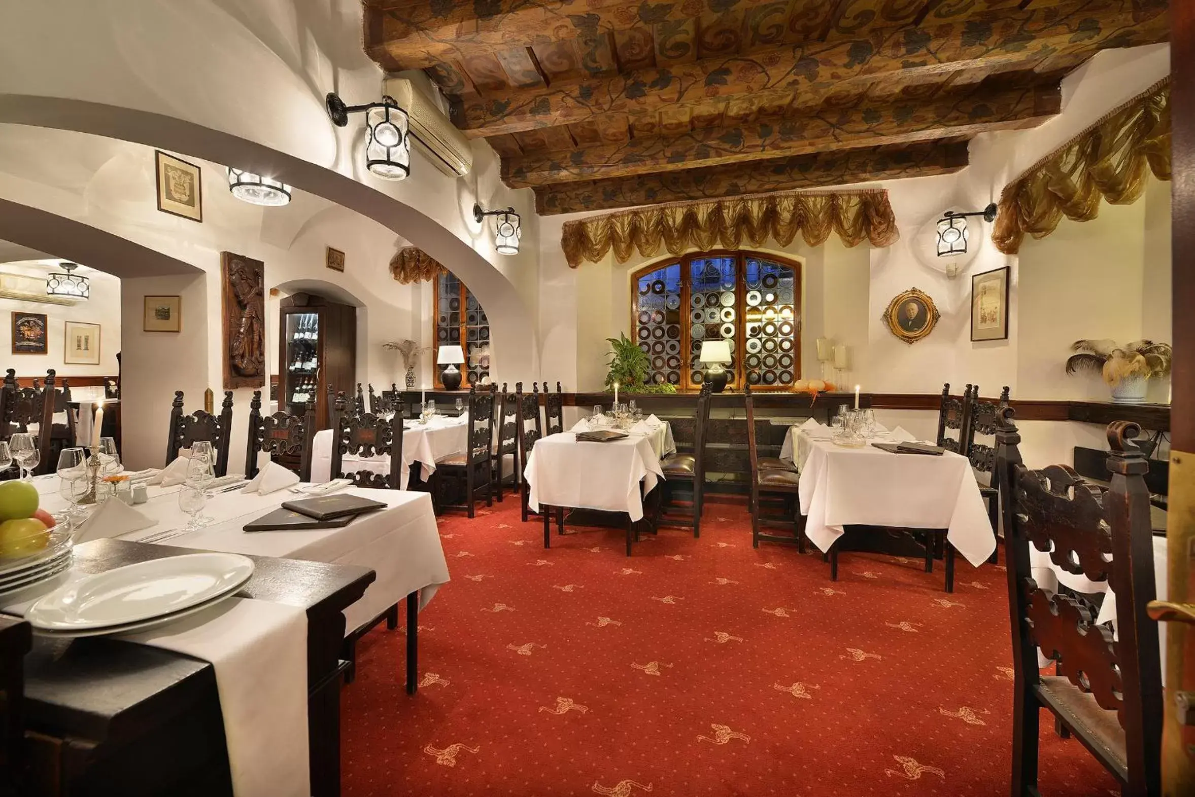 Restaurant/Places to Eat in Hotel U 3 Pstrosu