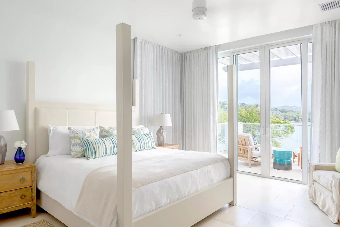 Bed in Windjammer Landing Resort and Residences