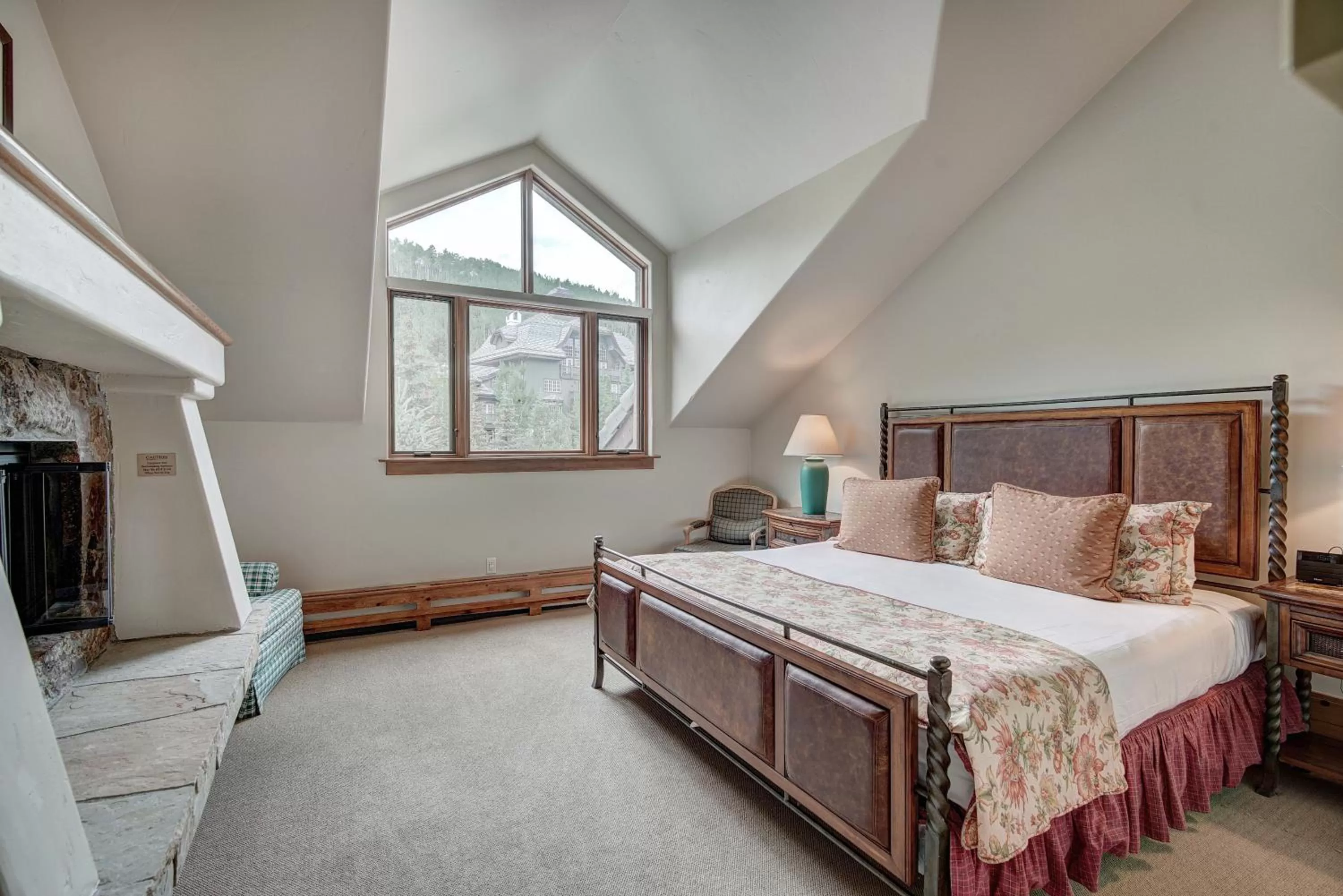 Bed in The Pines Lodge, a RockResort