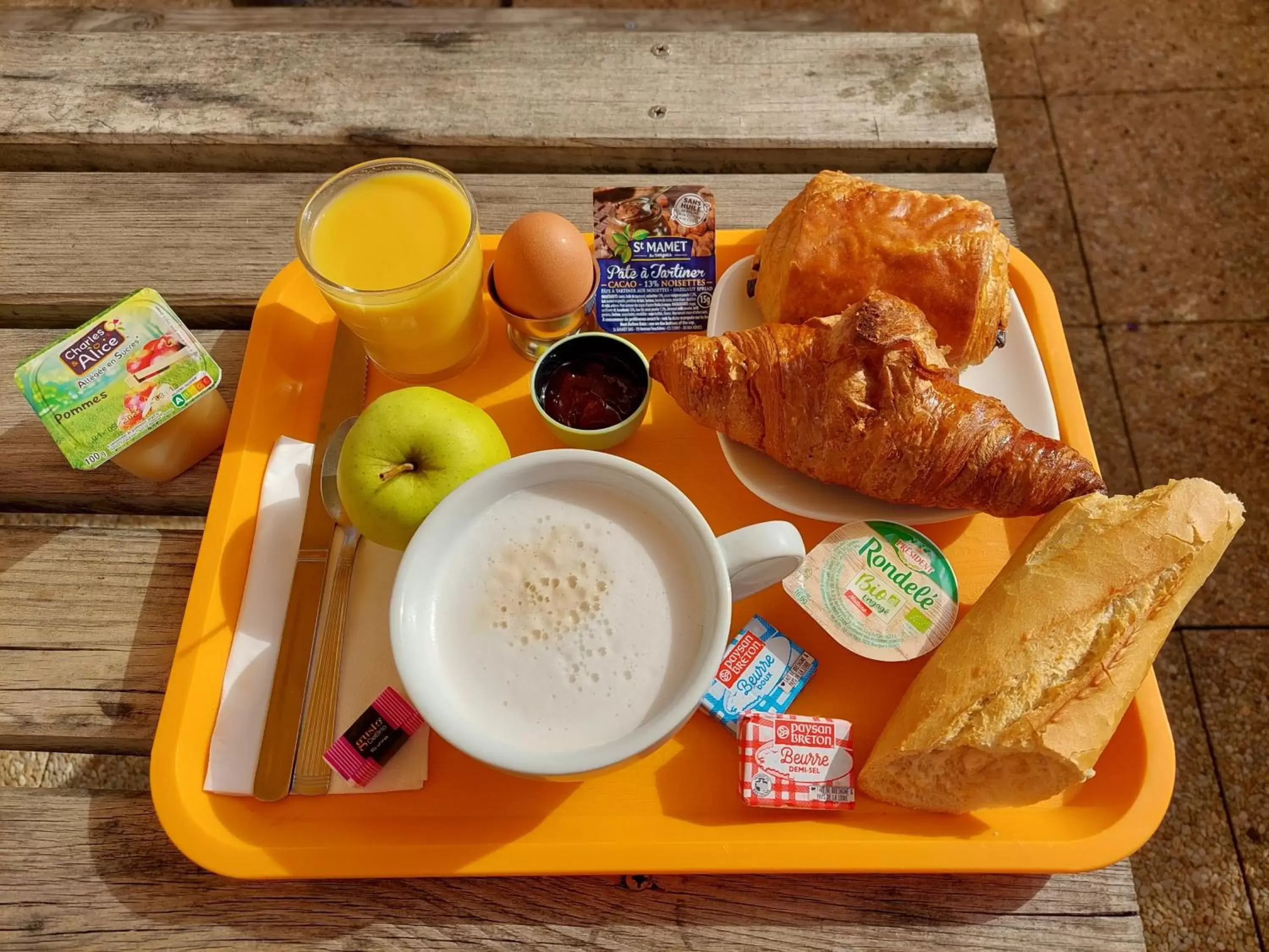 Breakfast in The Originals Access, Hôtel Recouvrance Saintes