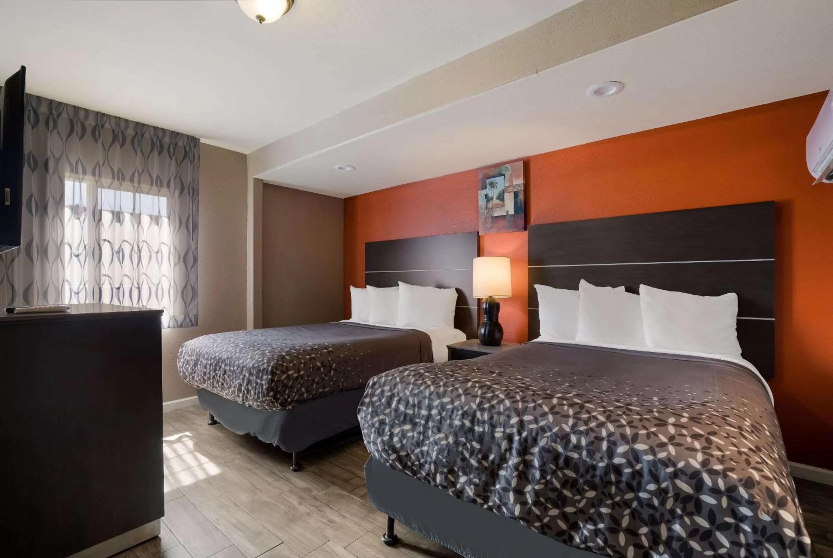 Bed in Rodeway Inn near Coachella