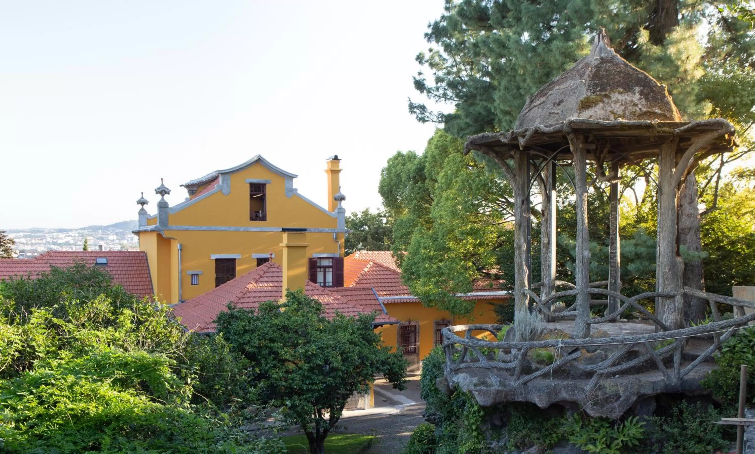 People in House of Artists