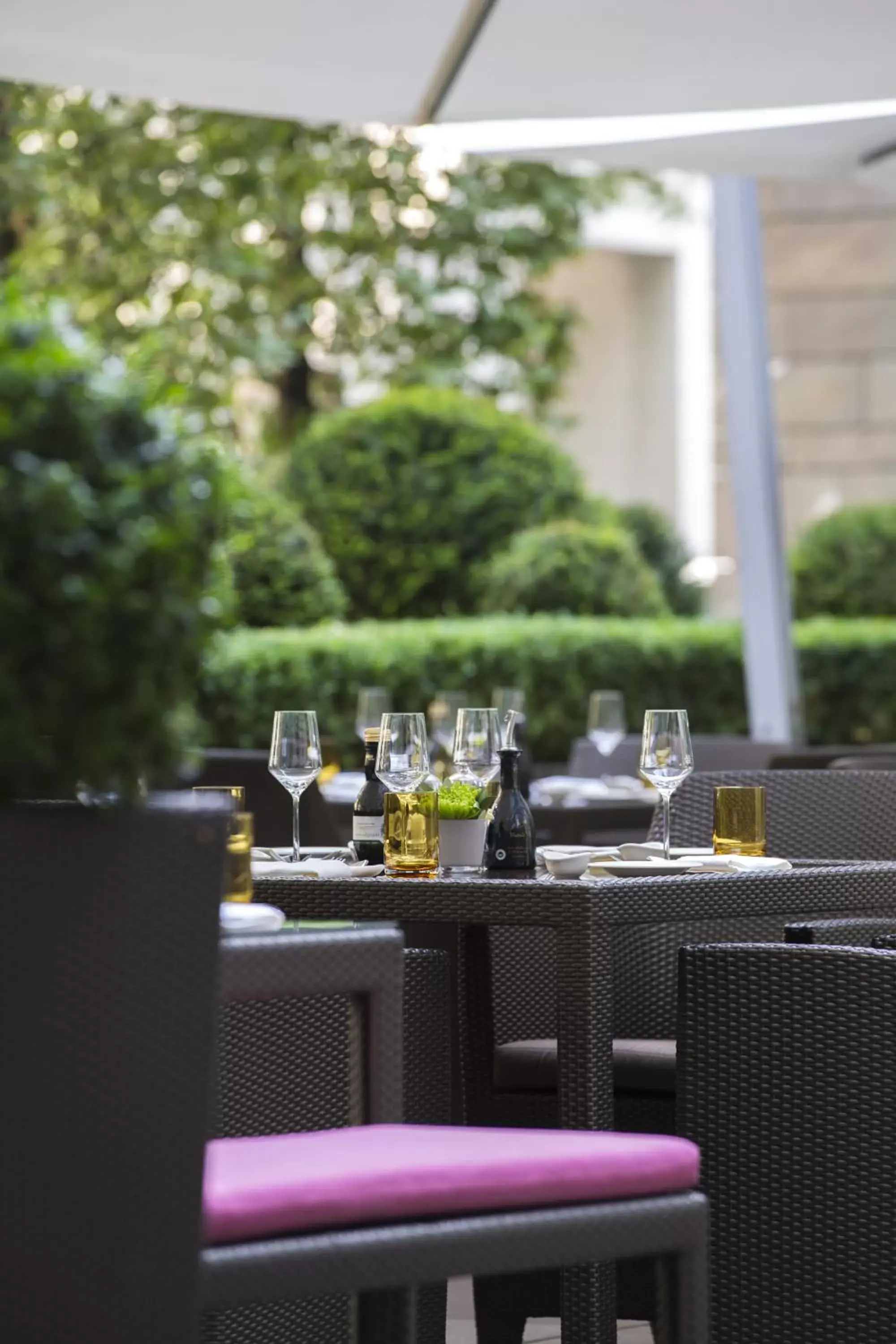 Balcony/Terrace, Restaurant/Places to Eat in Radisson Blu Media Harbour Hotel, Düsseldorf