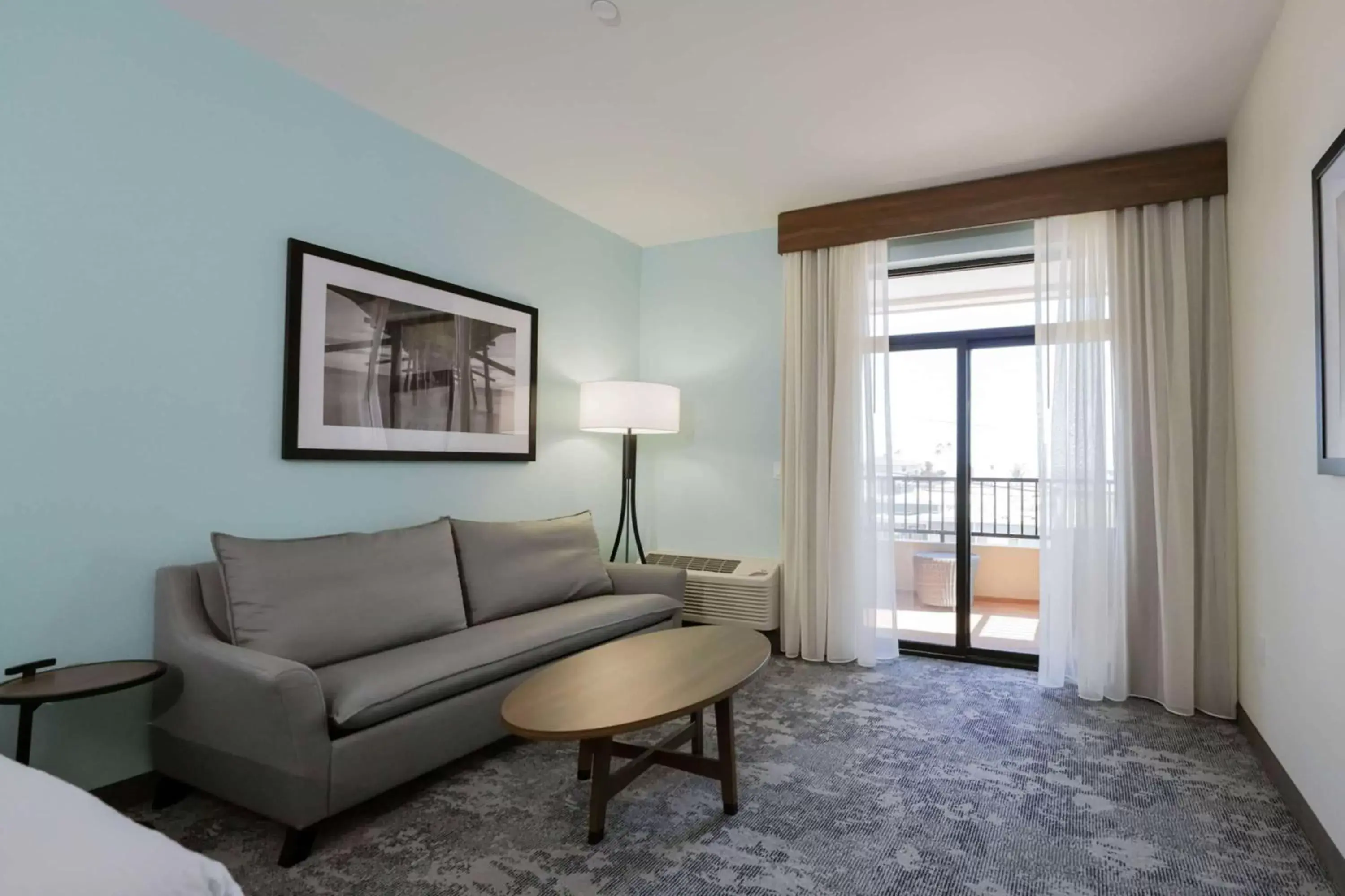 Photo of the whole room, Seating Area in La Quinta Inn & Suites by Wyndham Santa Cruz