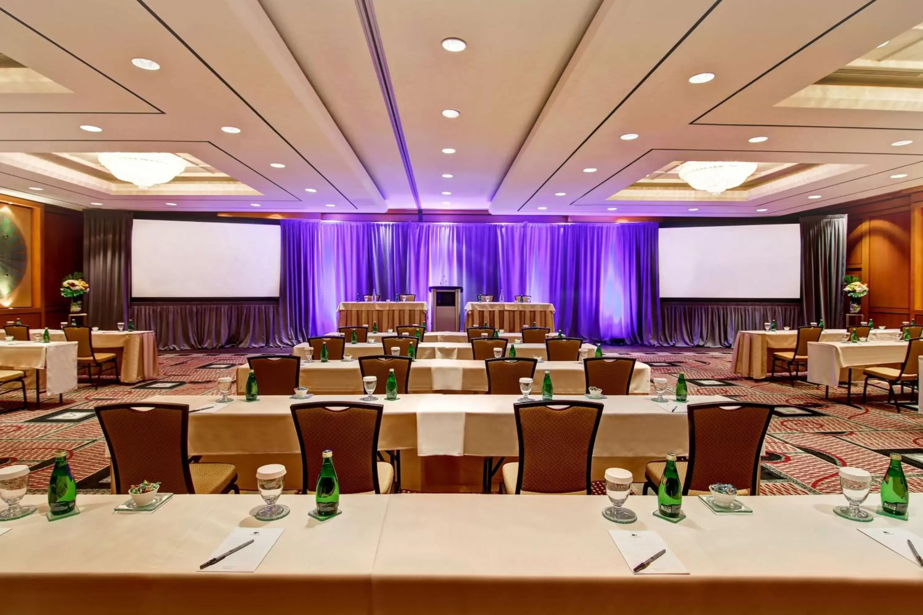 Meeting/conference room in DoubleTree by Hilton Toronto Downtown