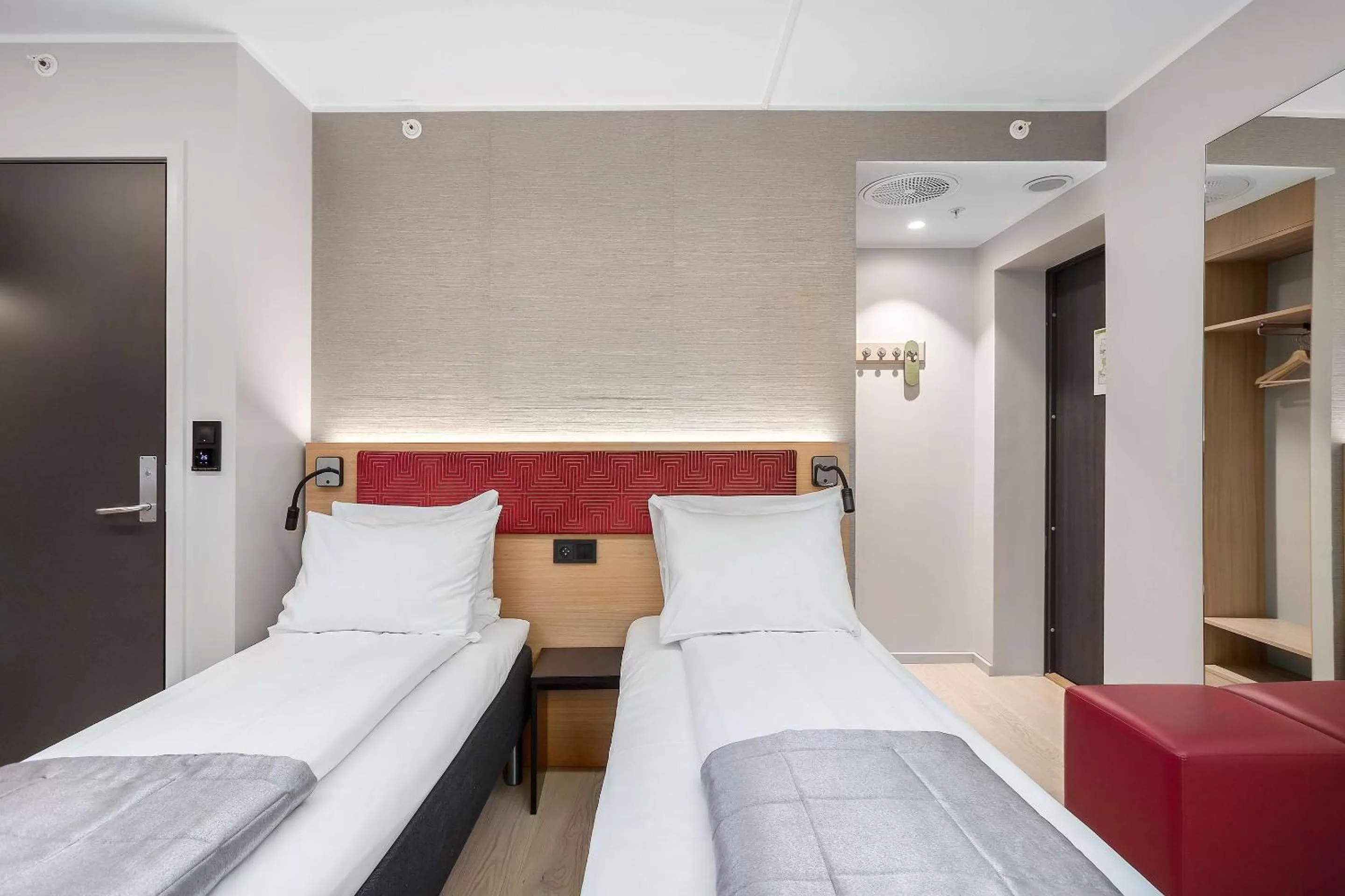 Bedroom, Bed in Bergen Harbour Hotel, WorldHotels Crafted