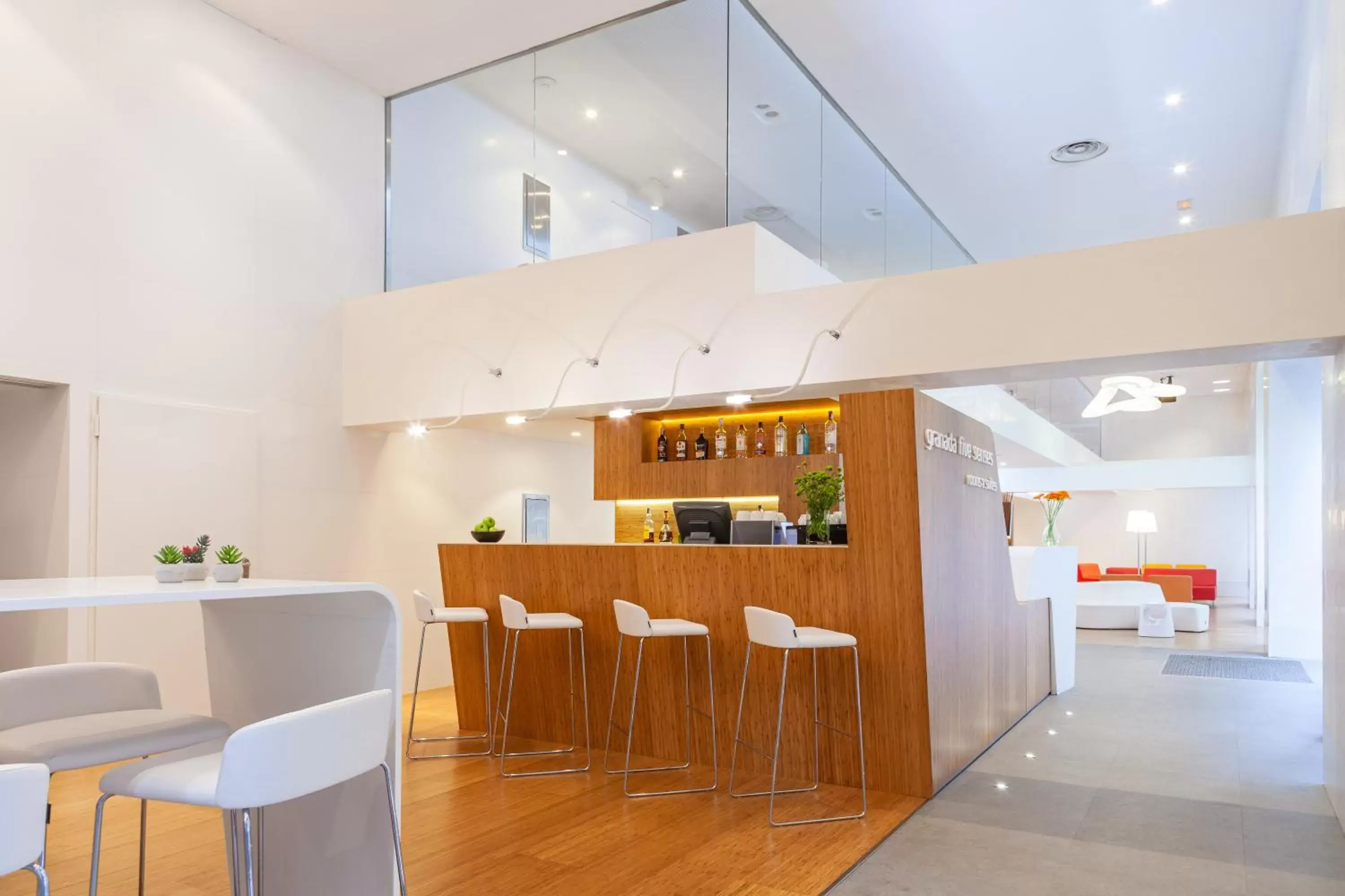 Food and drinks, Lobby/Reception in Hotel Macià Granada Five Senses Rooms & Suites