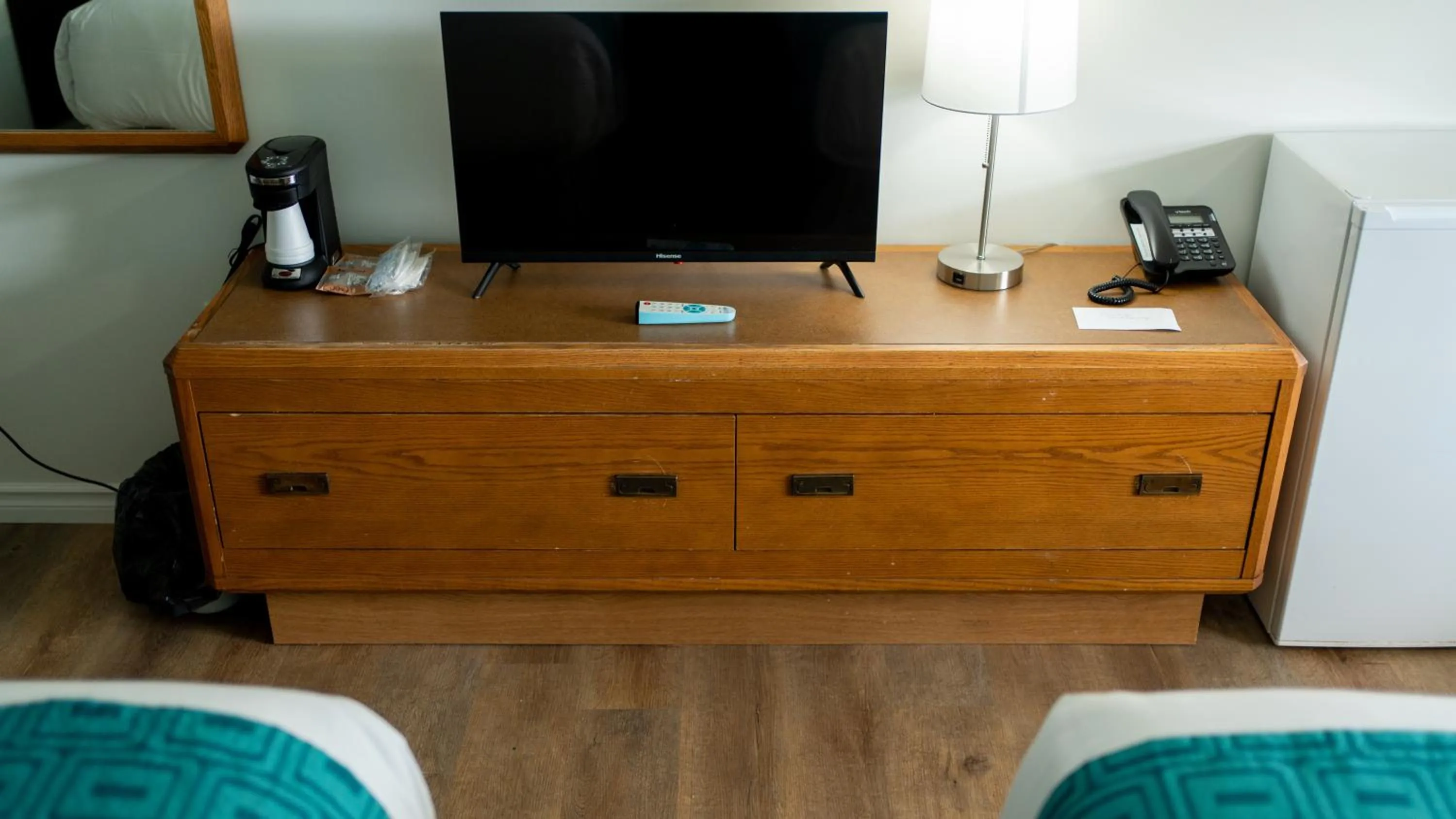 TV and multimedia in Howard Johnson by Wyndham Niagara Falls