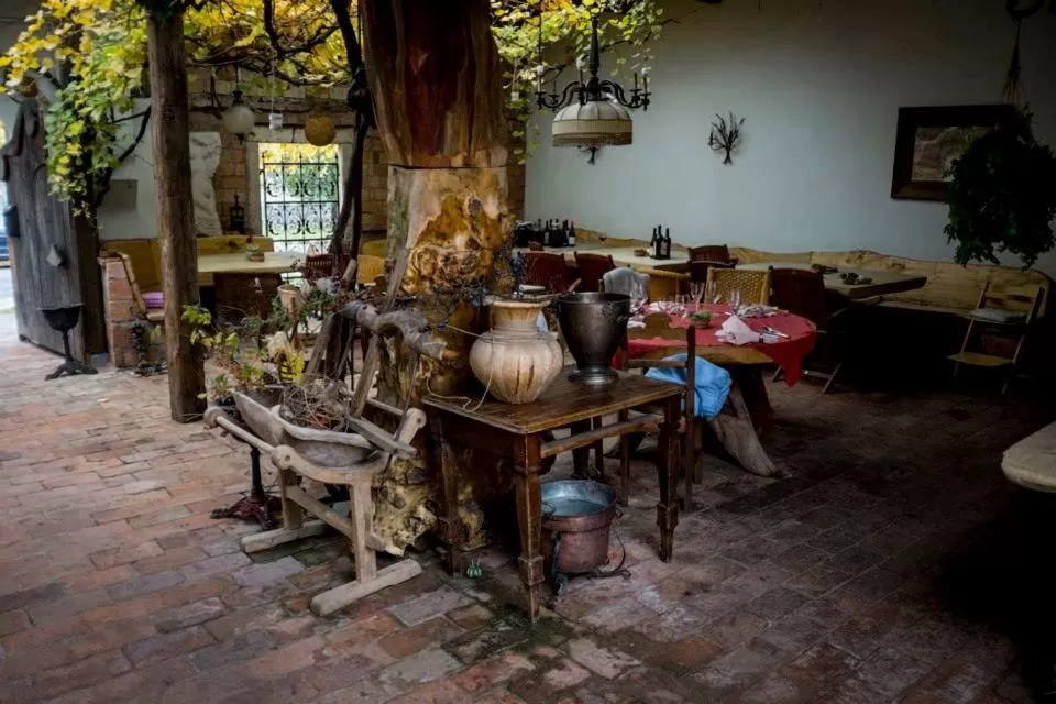 Ráspi Apartman Étterem és Borászat