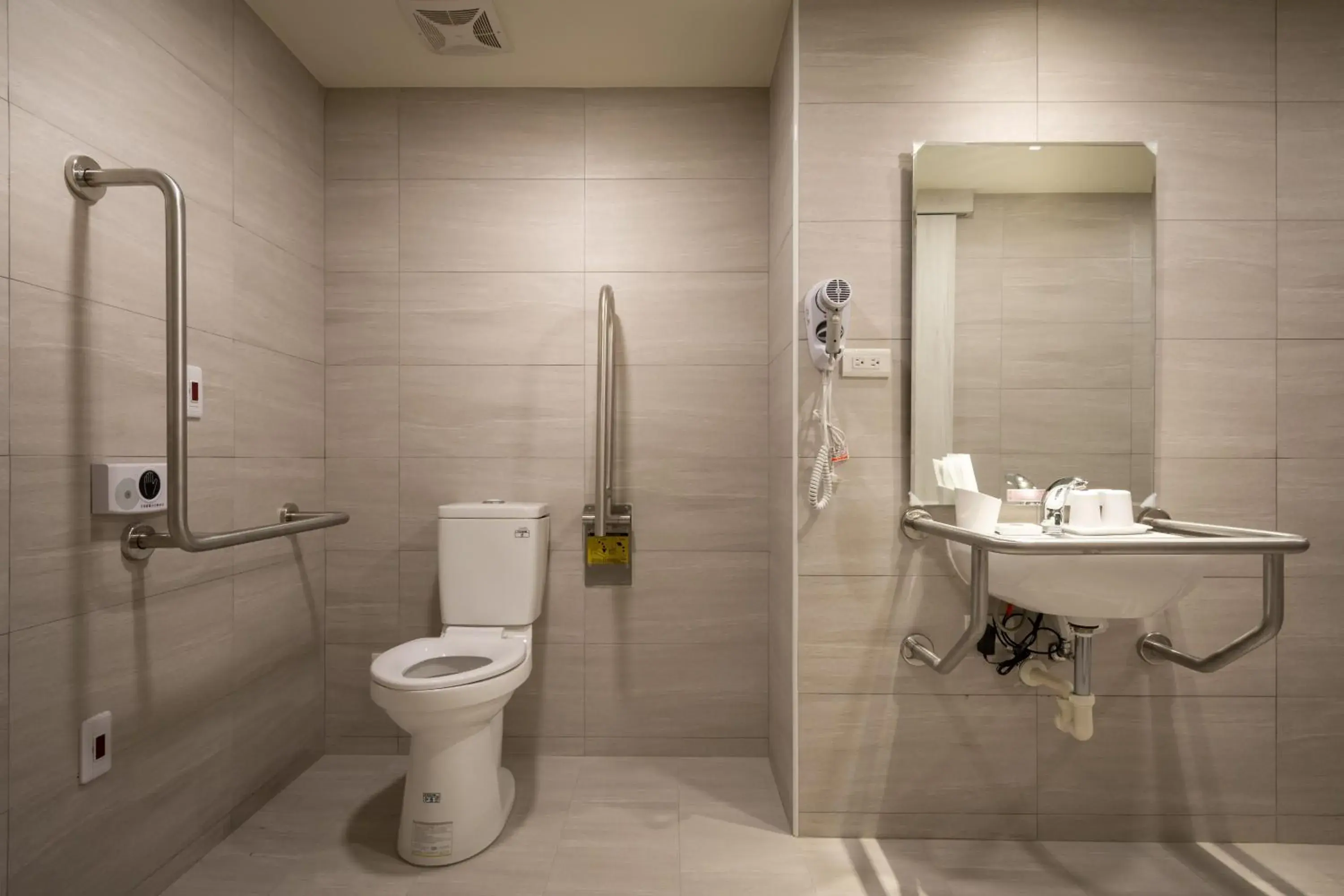 Bathroom in Urhome Hotel