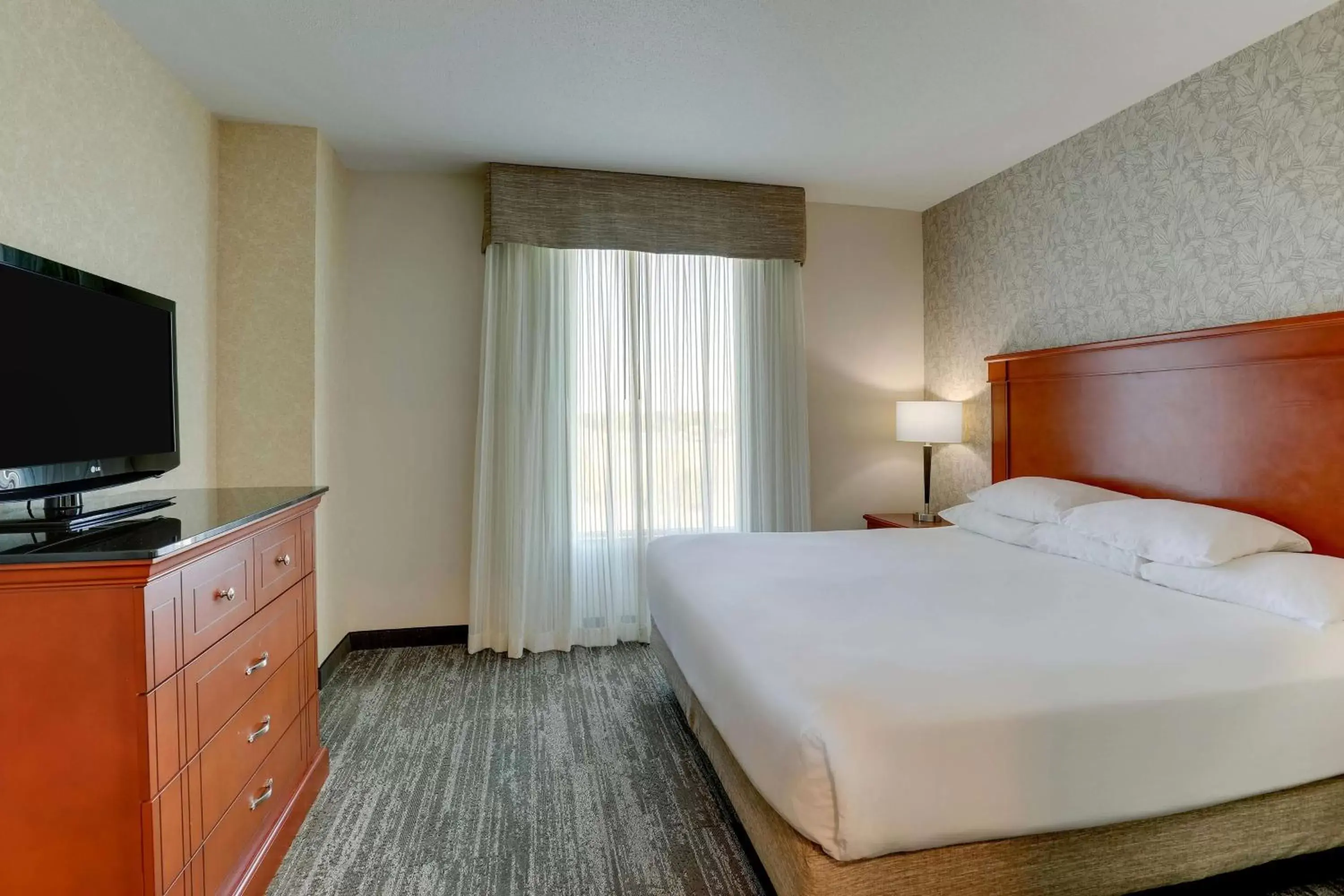 Bedroom, Bed in Drury Inn & Suites Independence Kansas City