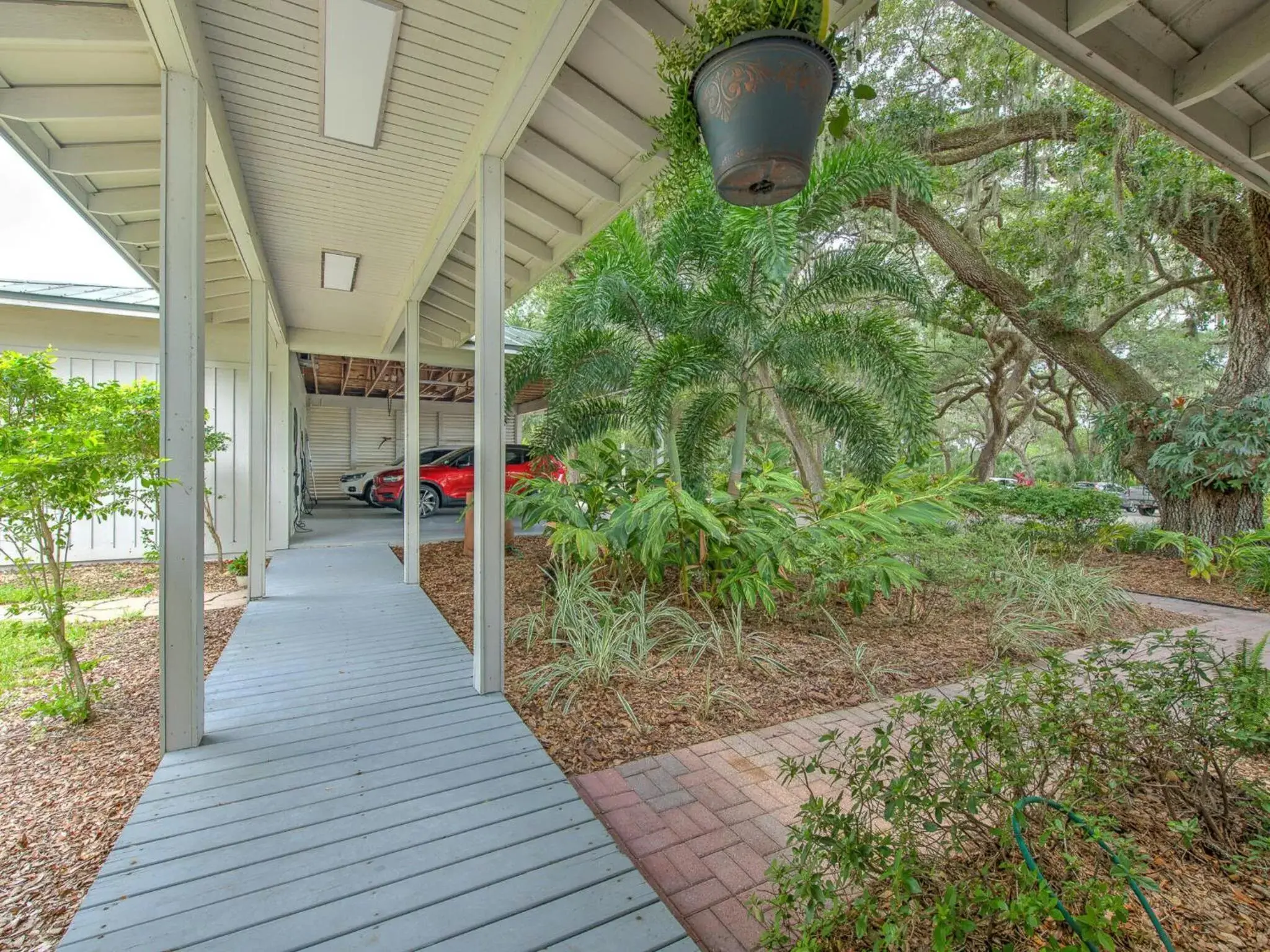 Property building in Riverbend Retreat - Fla.