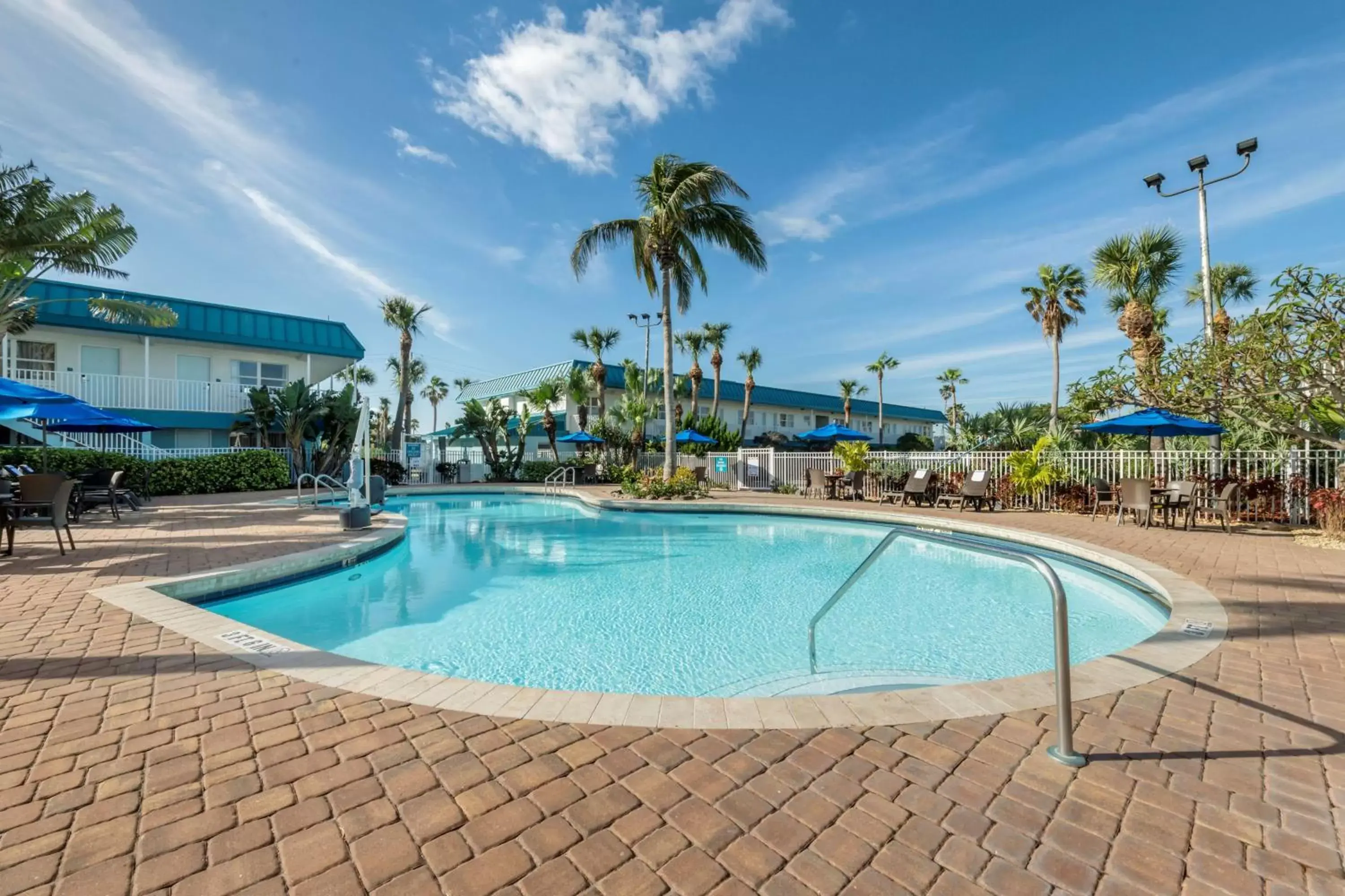 Pool view, Swimming Pool in Best Western Cocoa Beach Hotel & Suites