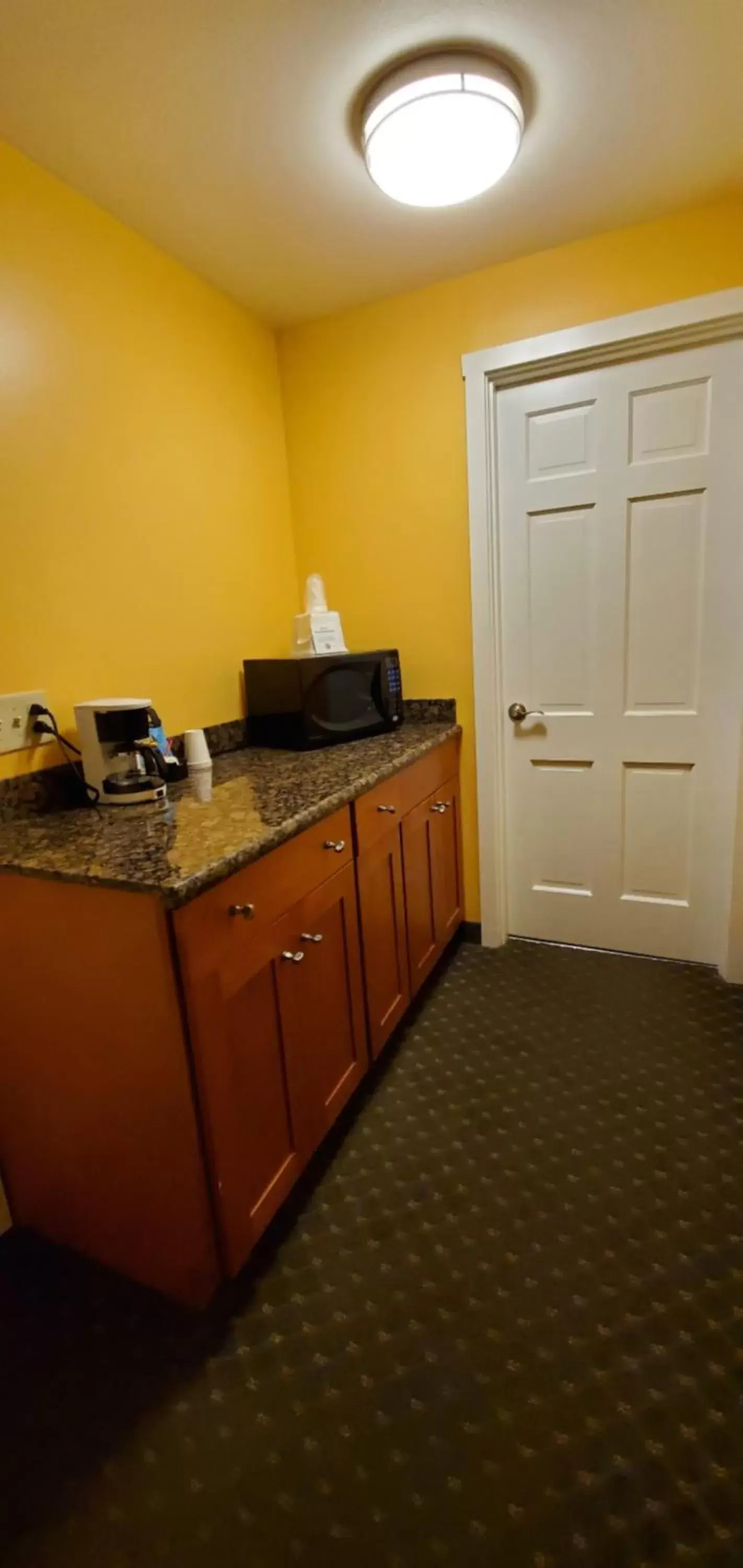 Coffee/tea facilities in Olympic View Inn Coffee/tea facilities in Olympic View Inn