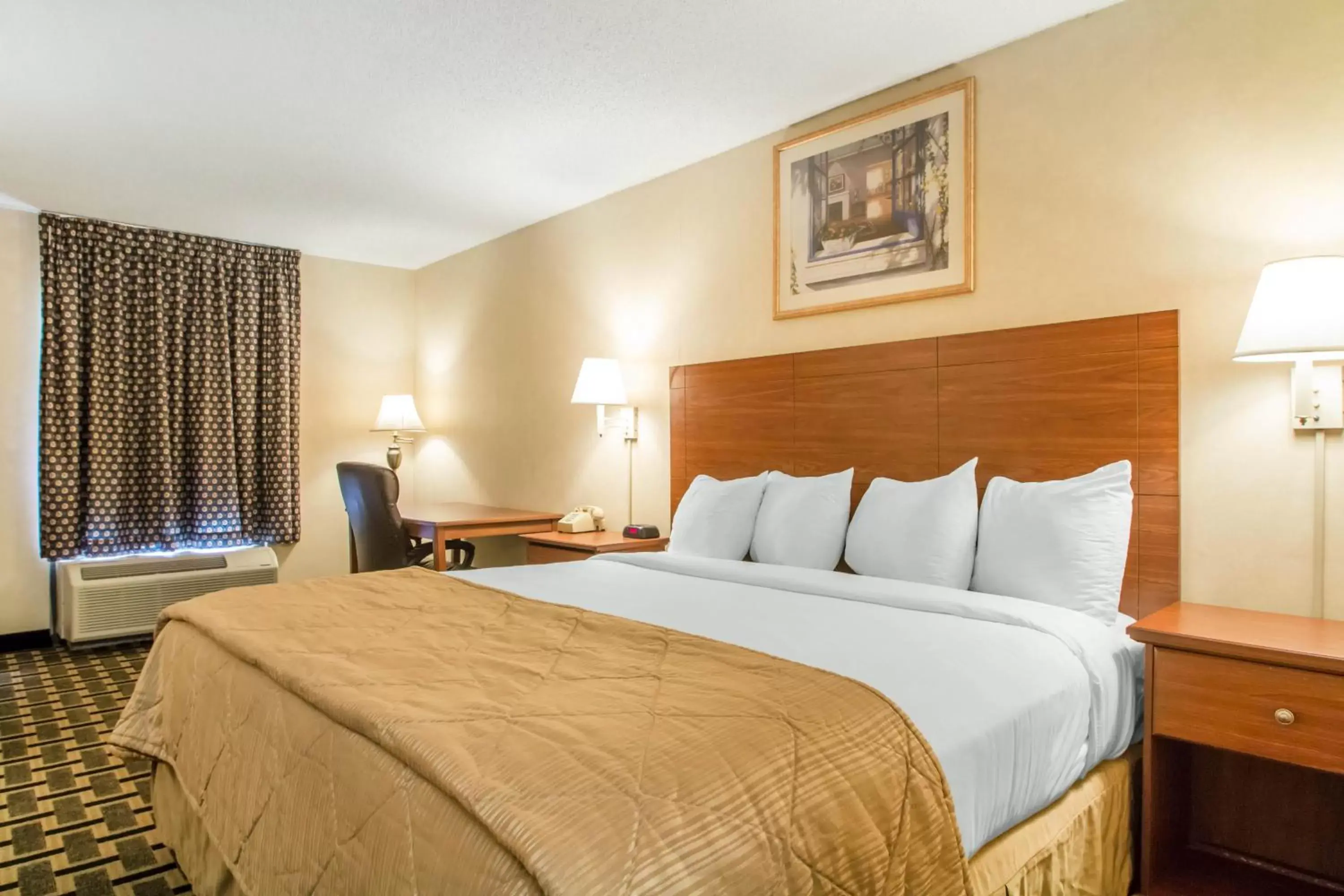 Bedroom, Bed in Quality Inn & Suites Ridgeland