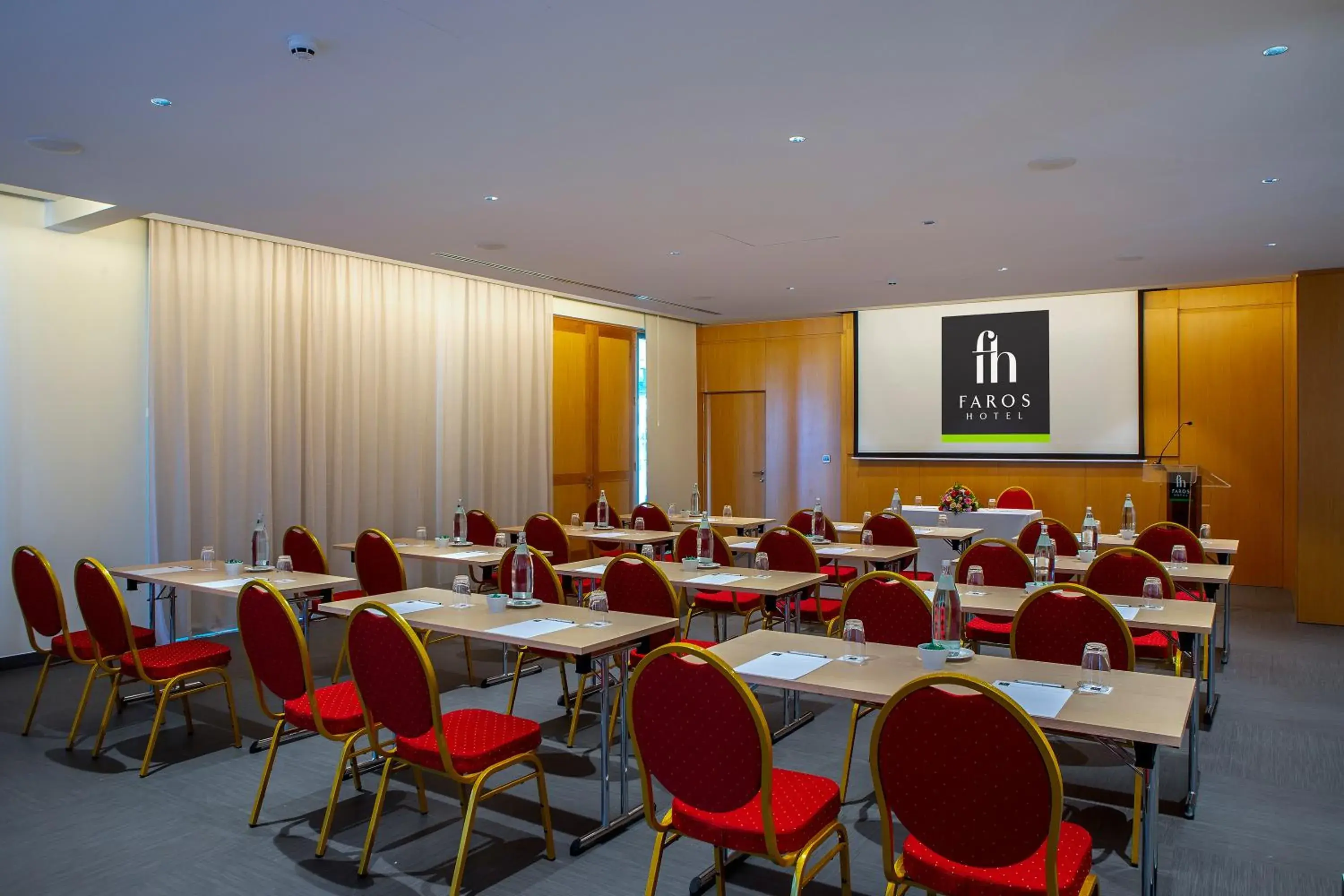 Meeting/conference room in Faros Hotel