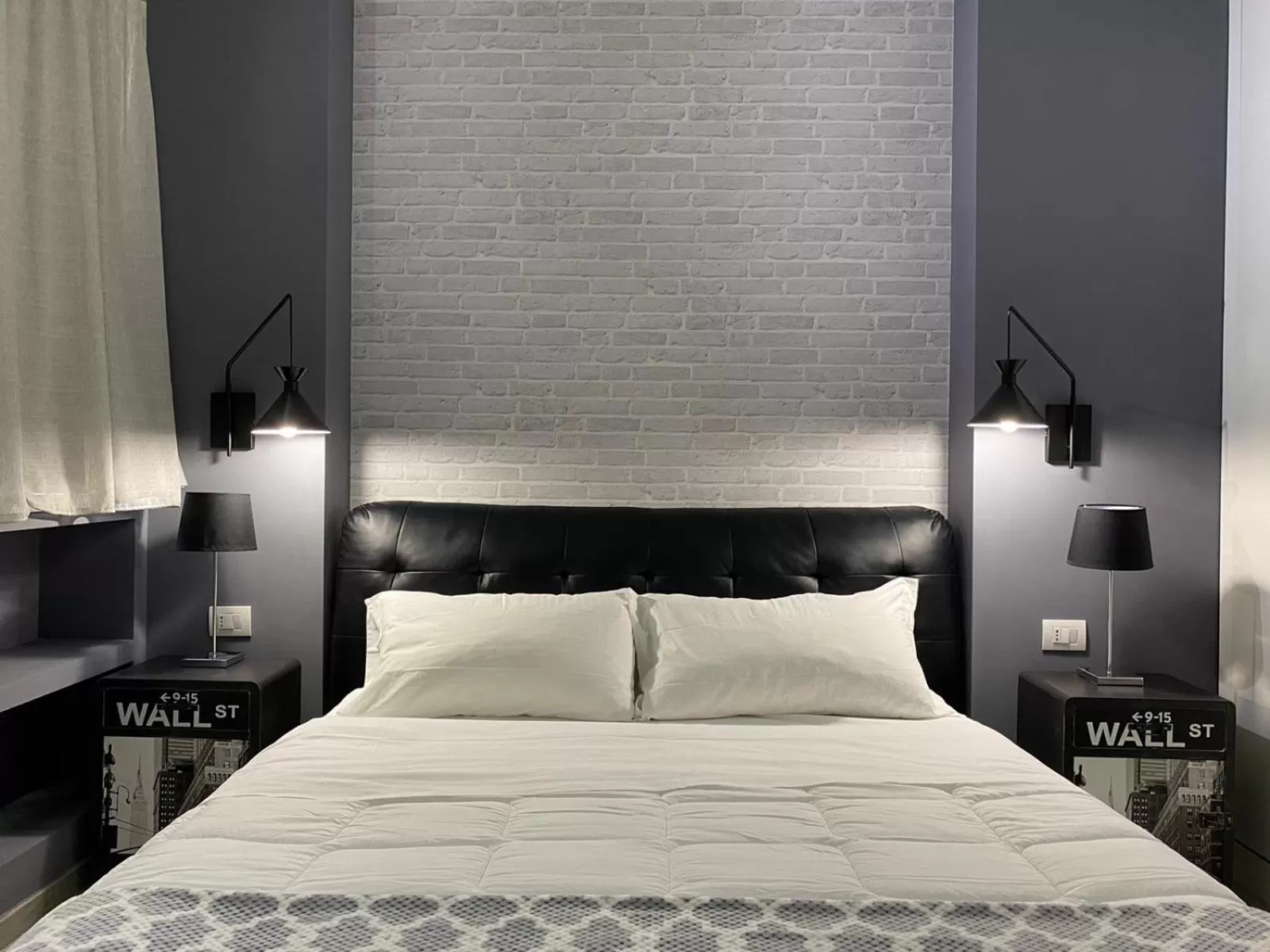 Bedroom, Bed in 2B Fifteen Floor Suite Napoli