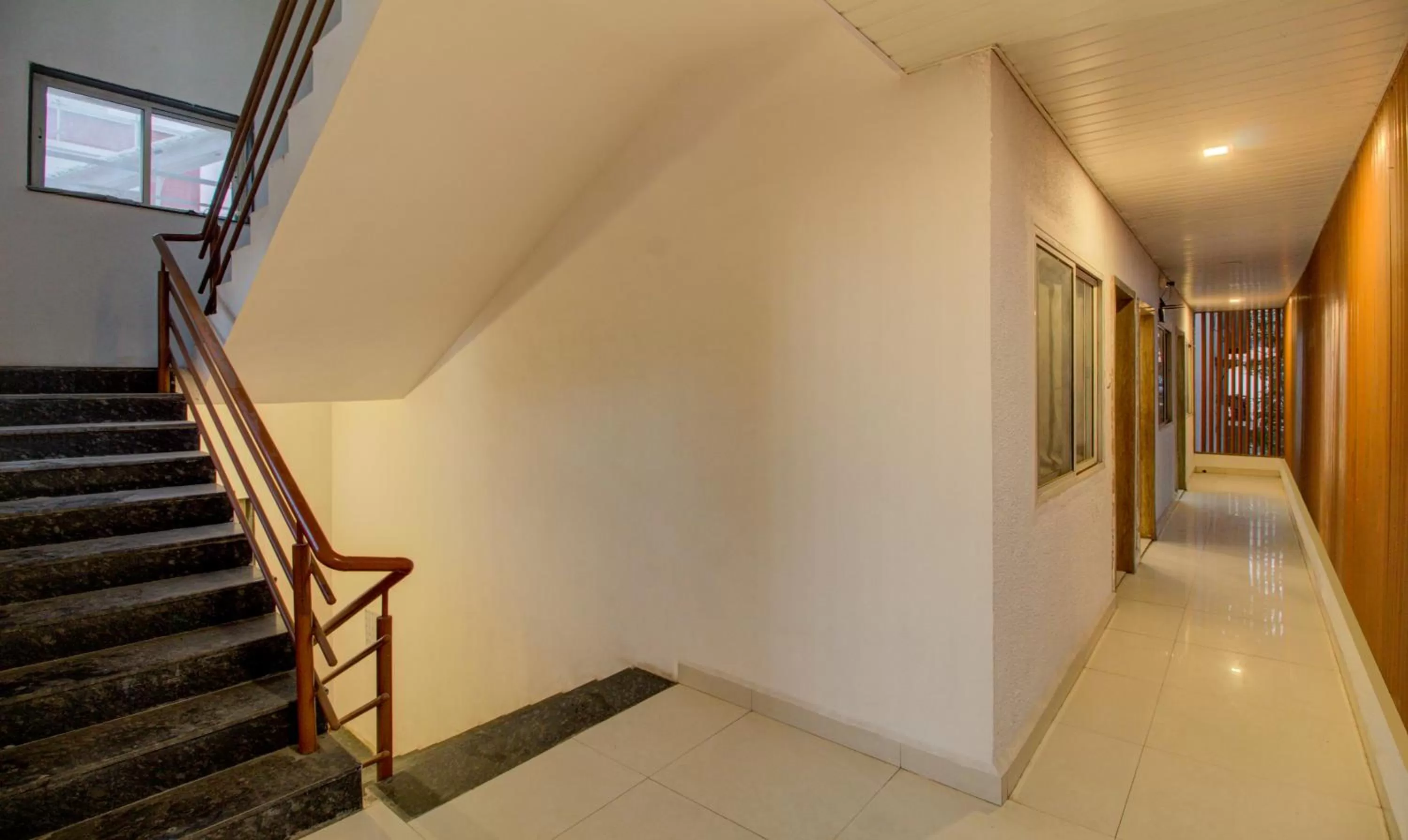 Itsy By Treebo - Sky Vista