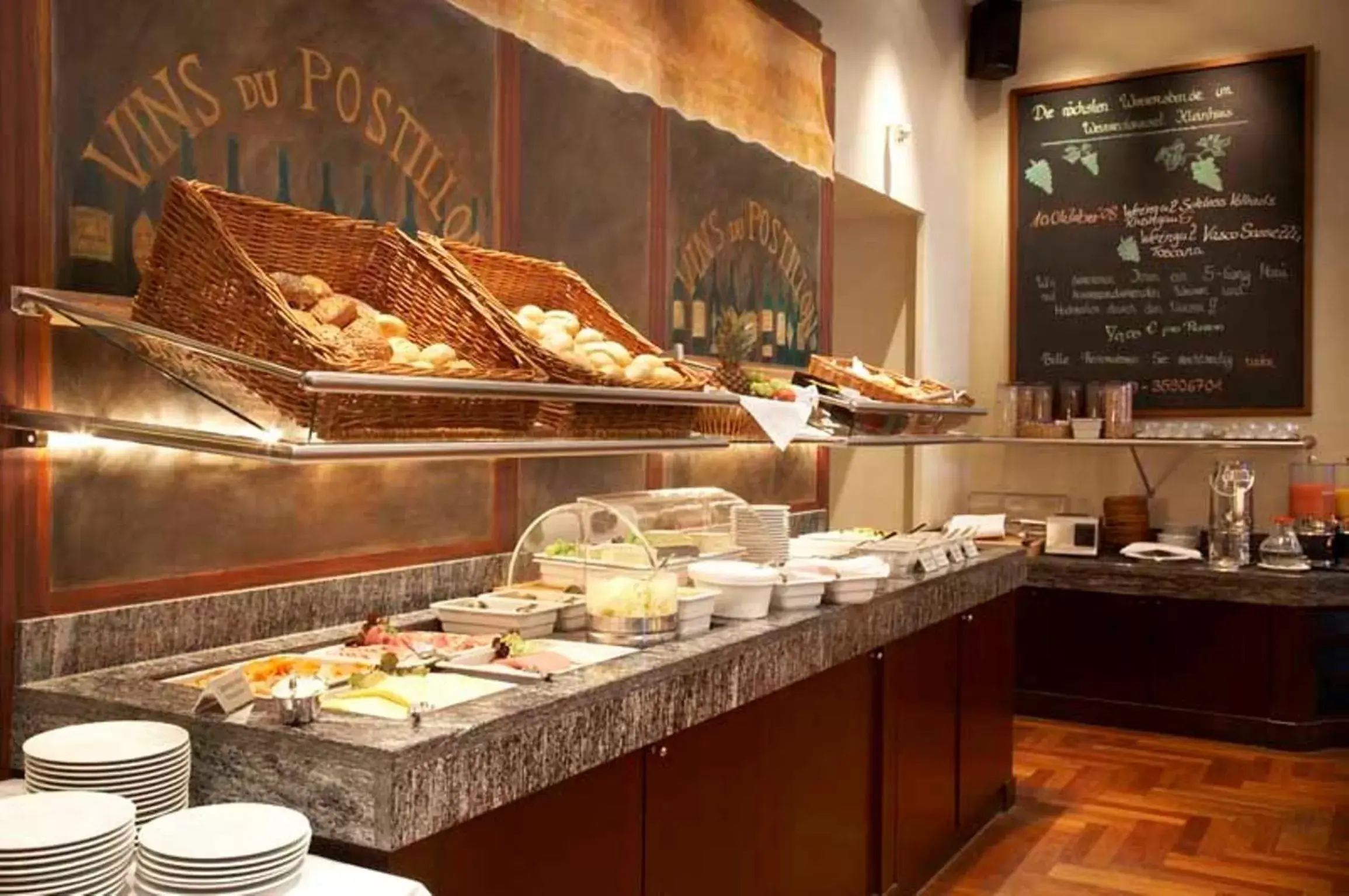 Continental breakfast, Restaurant/Places to Eat in Palais Esplanade Hamburg - Adults Only