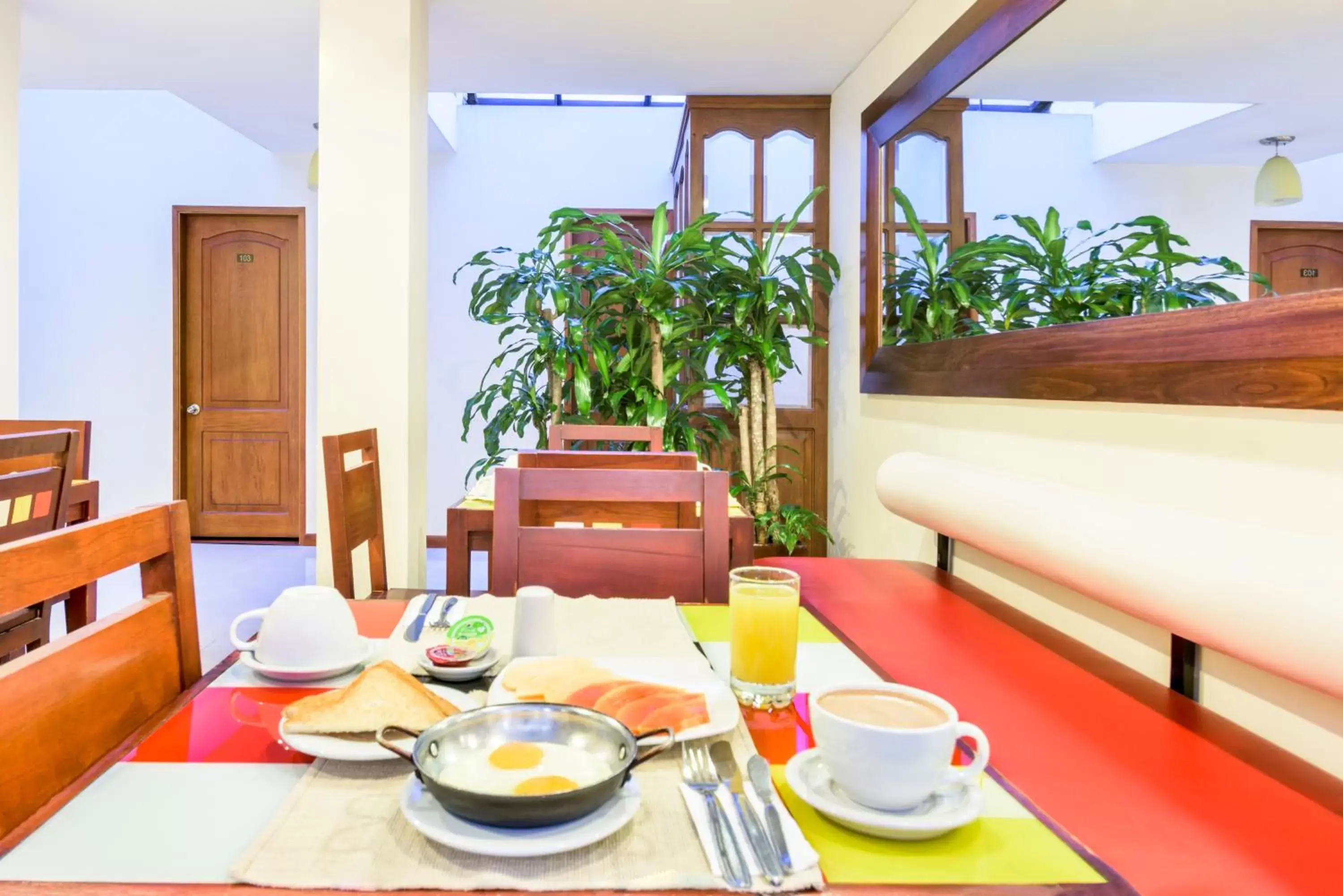 Restaurant/places to eat in Hotel Portofino