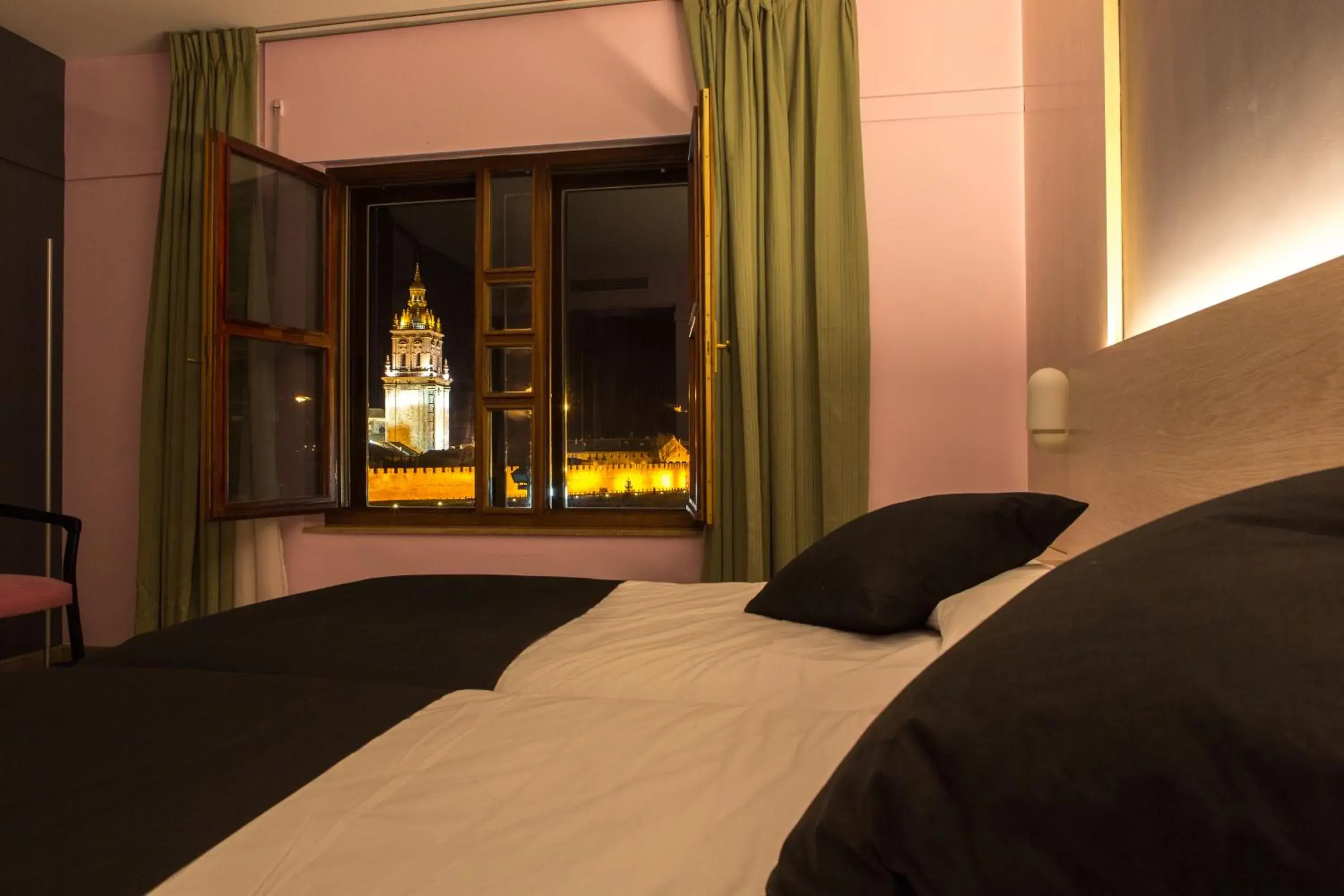 Bed in Hotel Spa Rio Ucero
