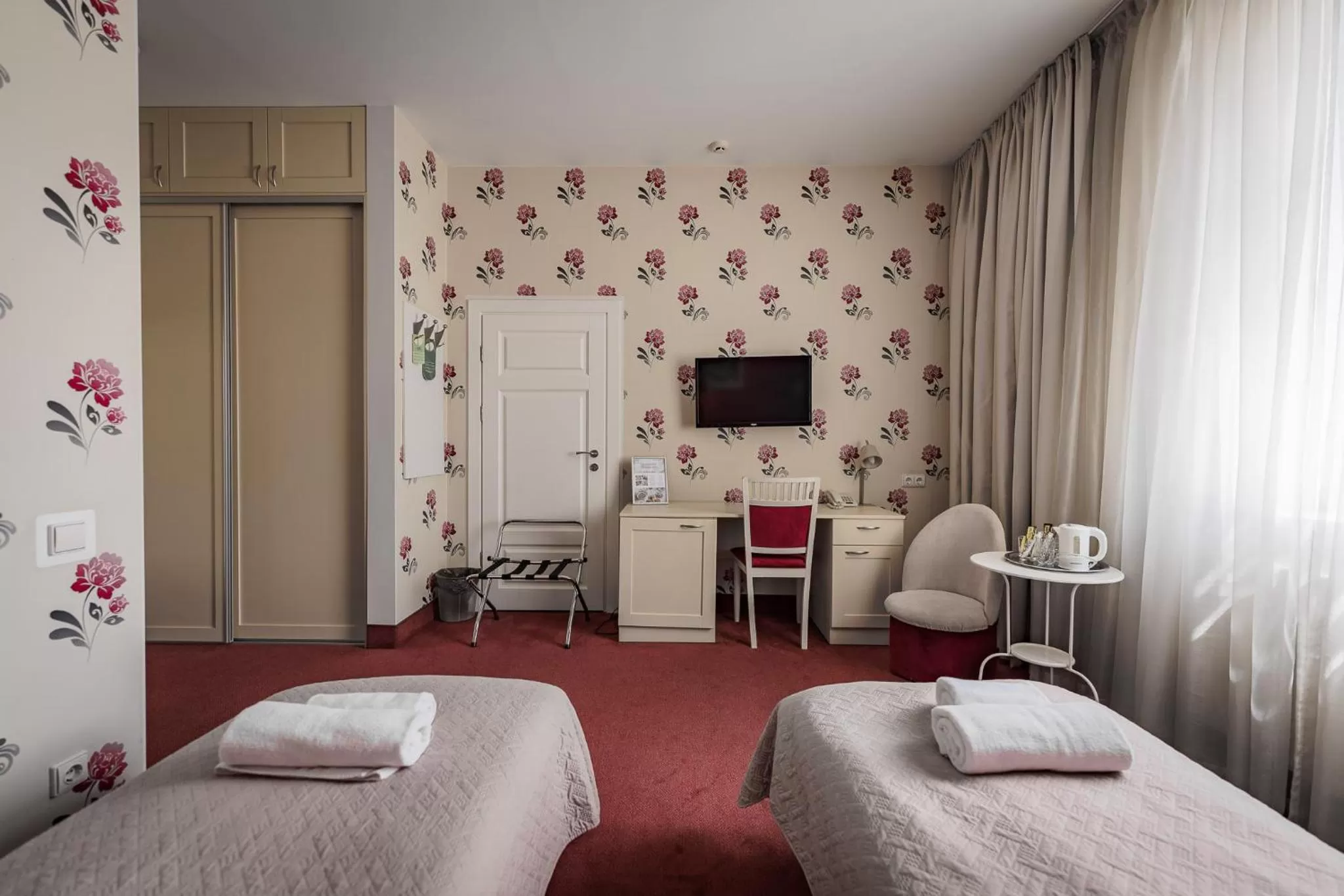 TV and multimedia, Bed in Moon Garden Old Town Hotel